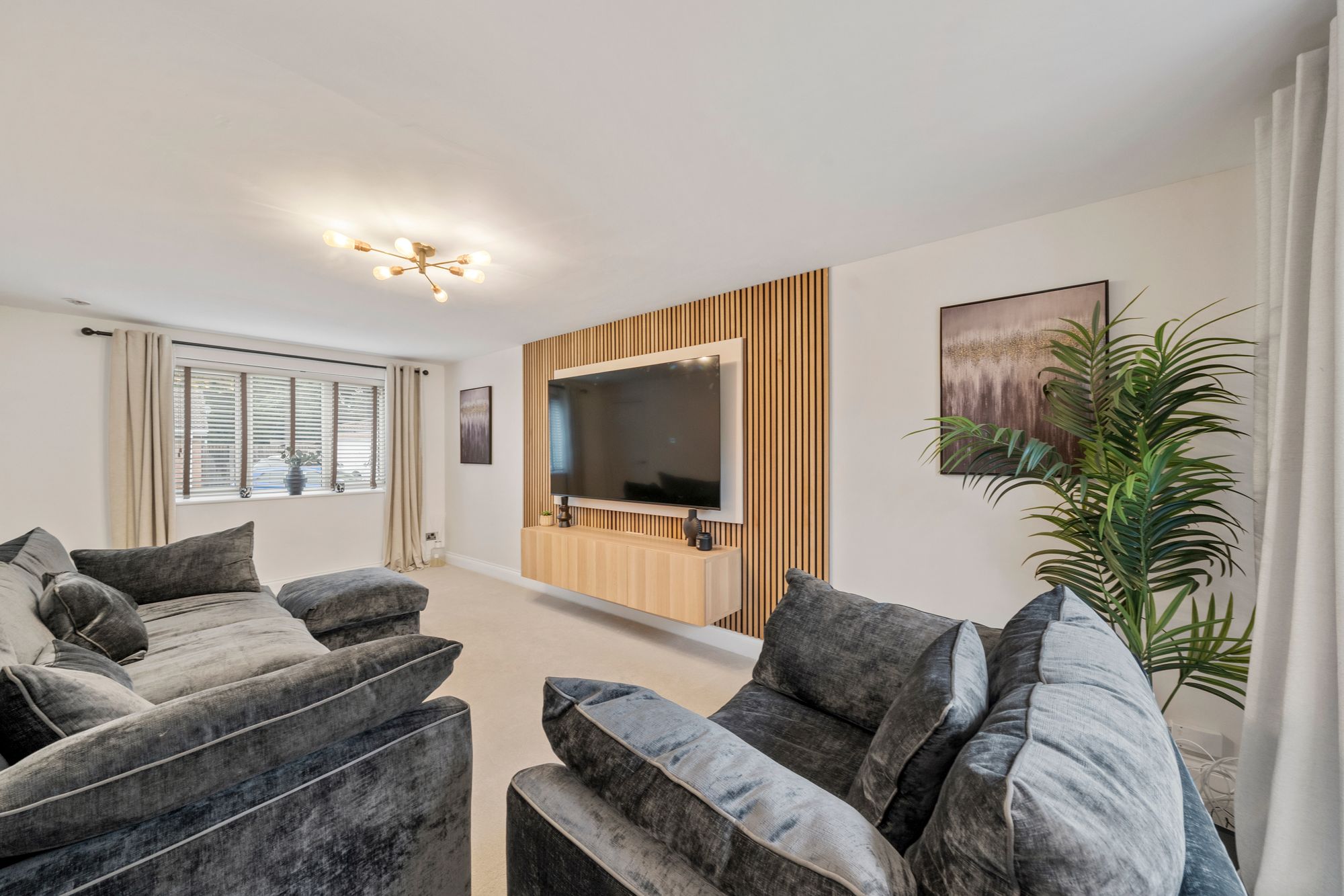 Livingstone Close, Old Hall, WA5