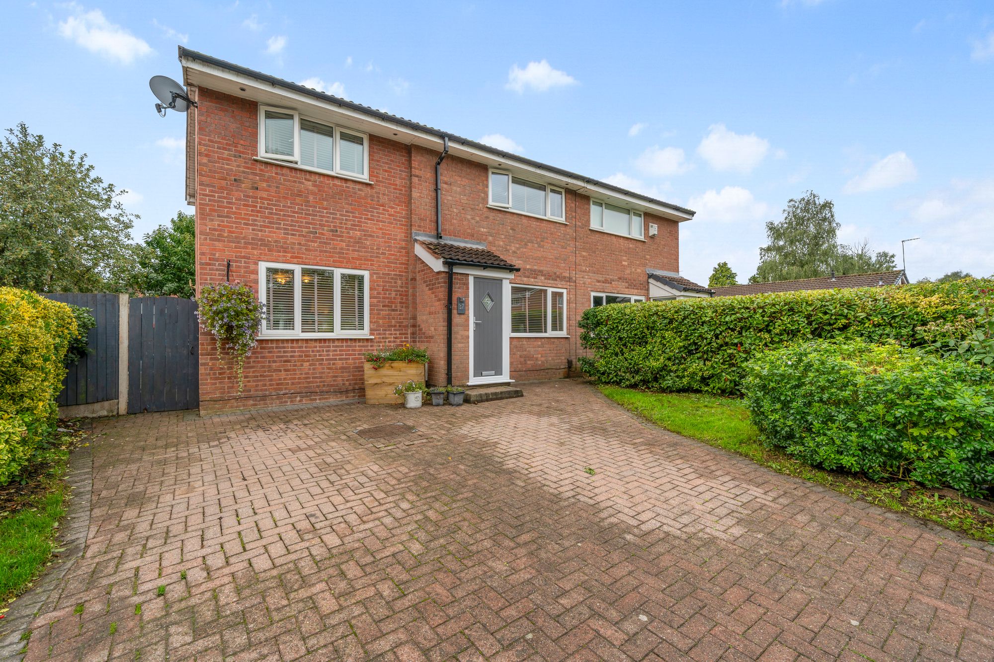 Livingstone Close, Old Hall, WA5
