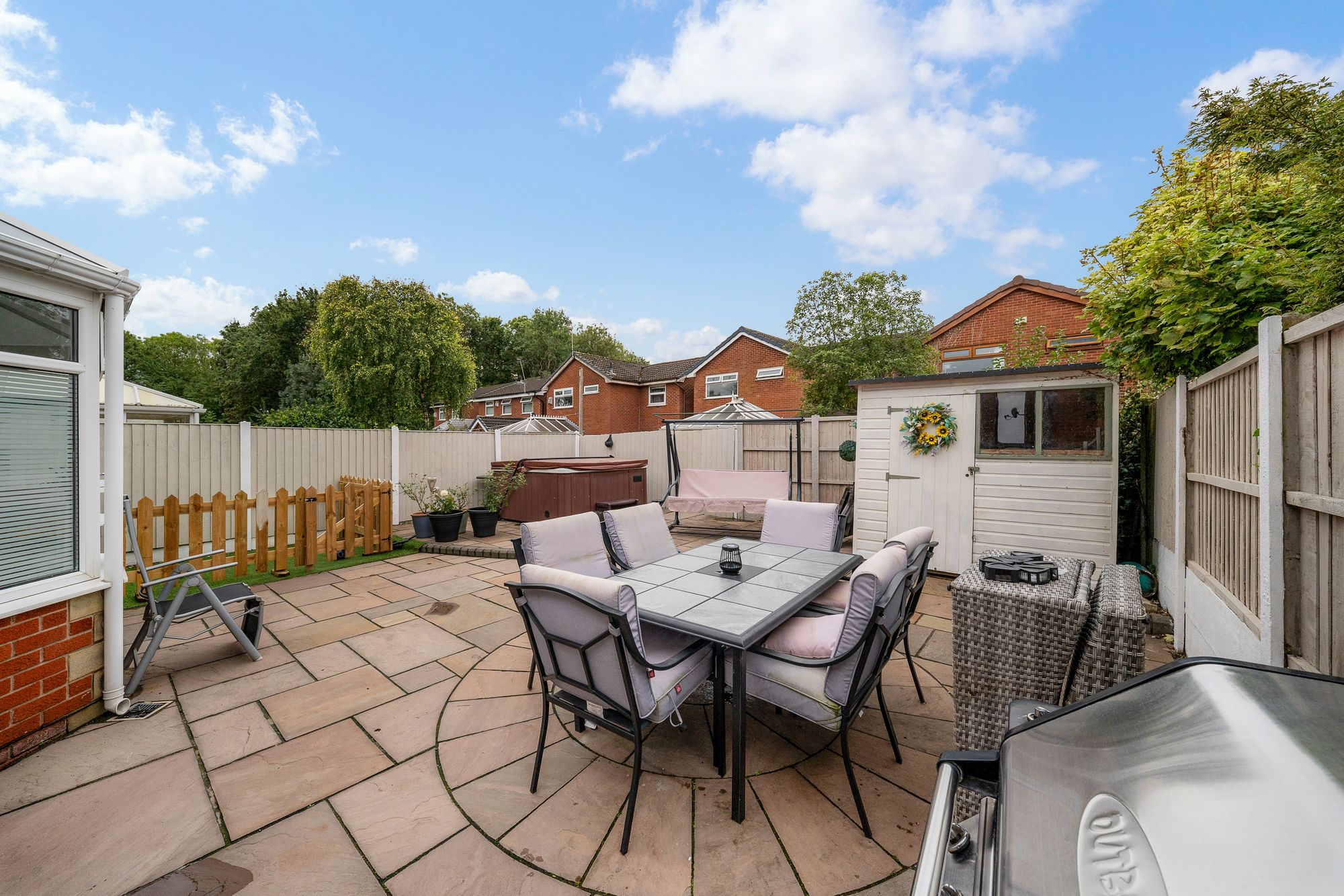 Rowthorn Close, Widnes, WA8
