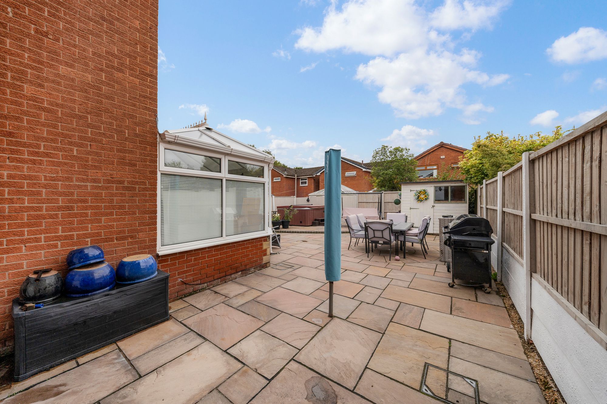 Rowthorn Close, Widnes, WA8