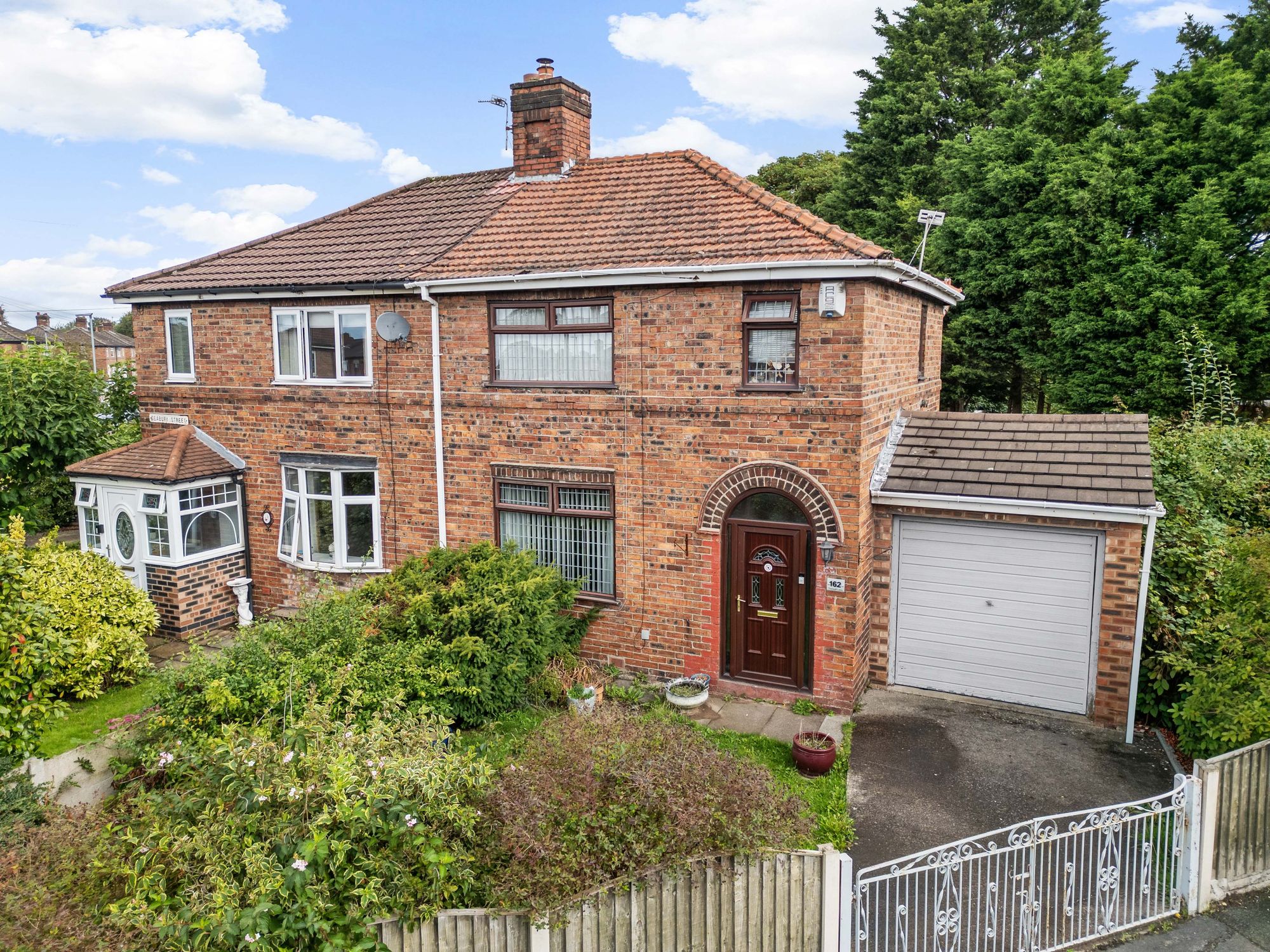 Thelwall Lane, Warrington, WA4