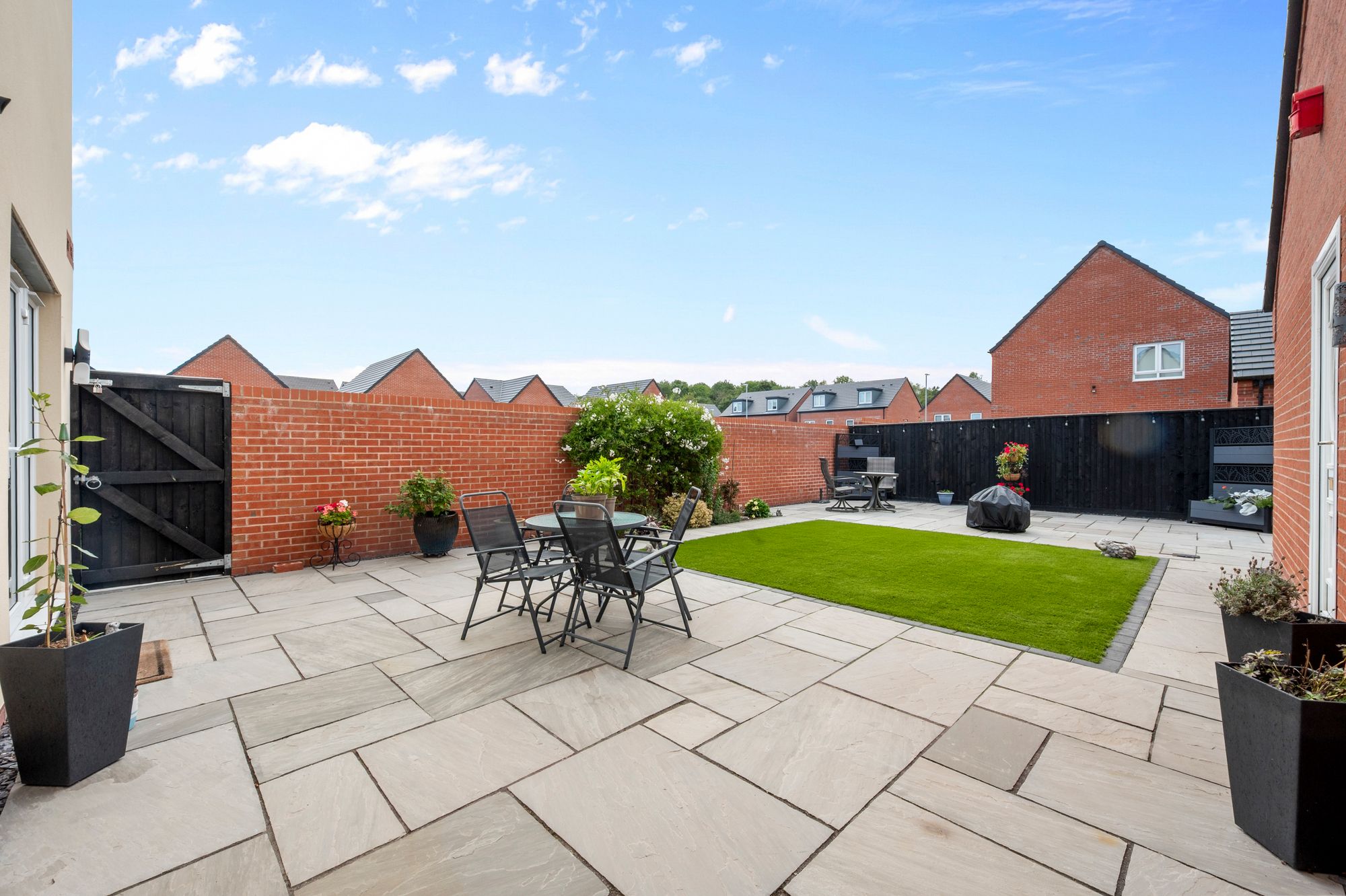 Dobsons Wood Lane, St. Helens, WA9