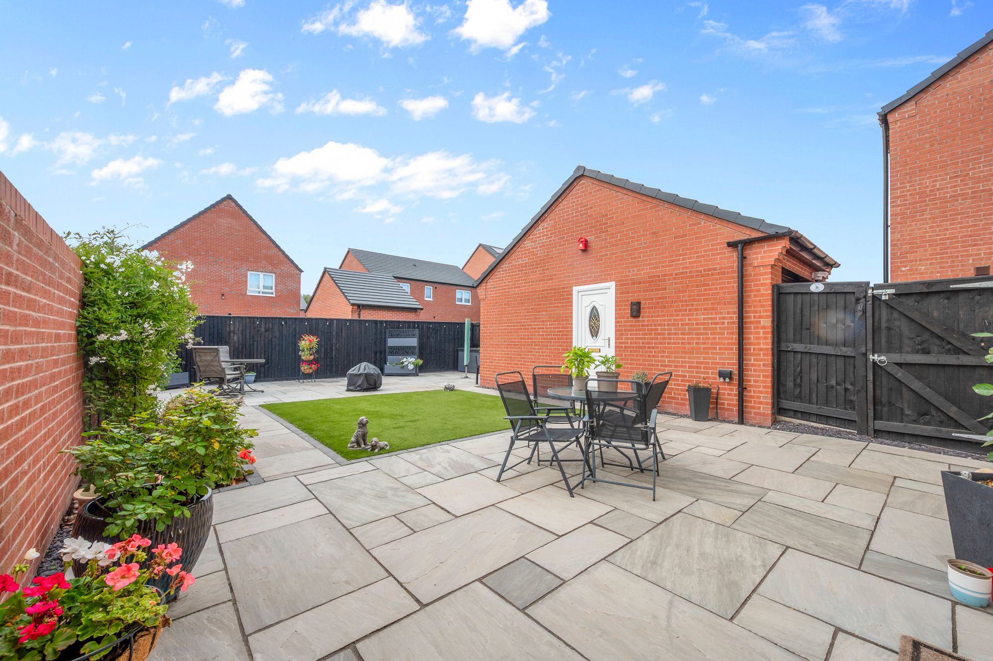 Dobsons Wood Lane, St. Helens, WA9