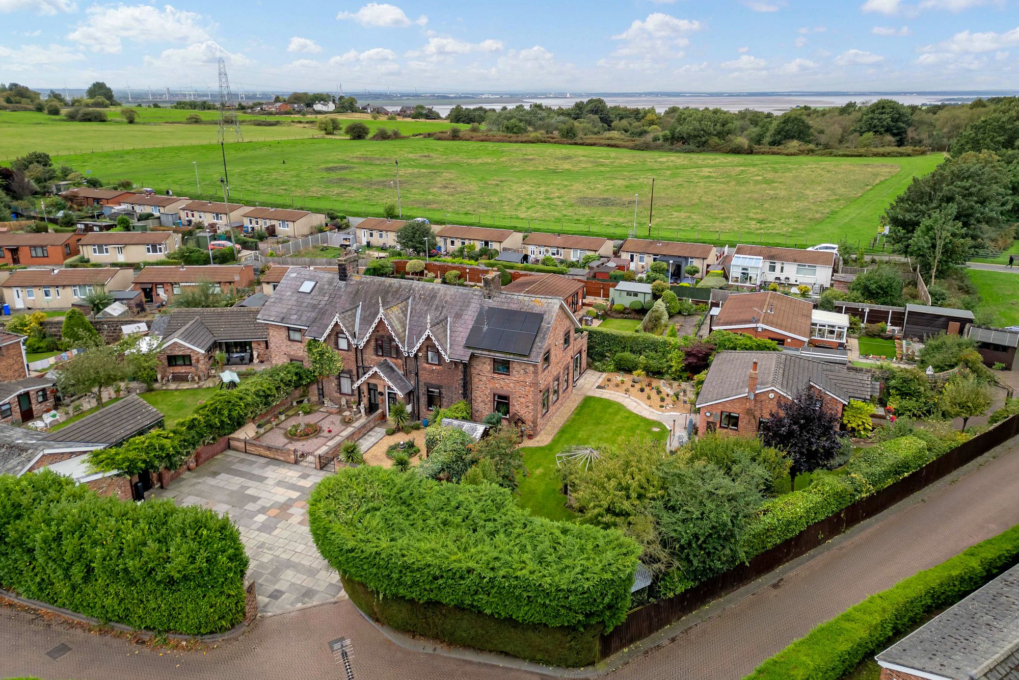 Highlands Road, Runcorn, WA7