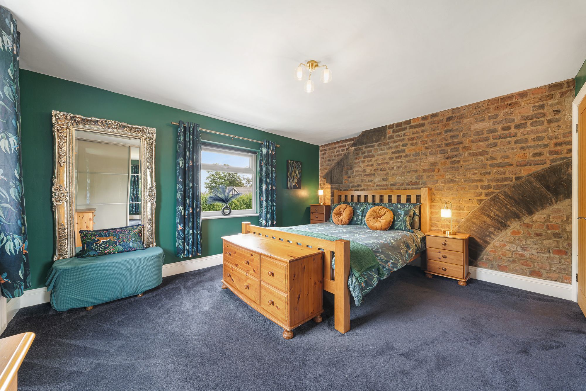 Highlands Road, Runcorn, WA7