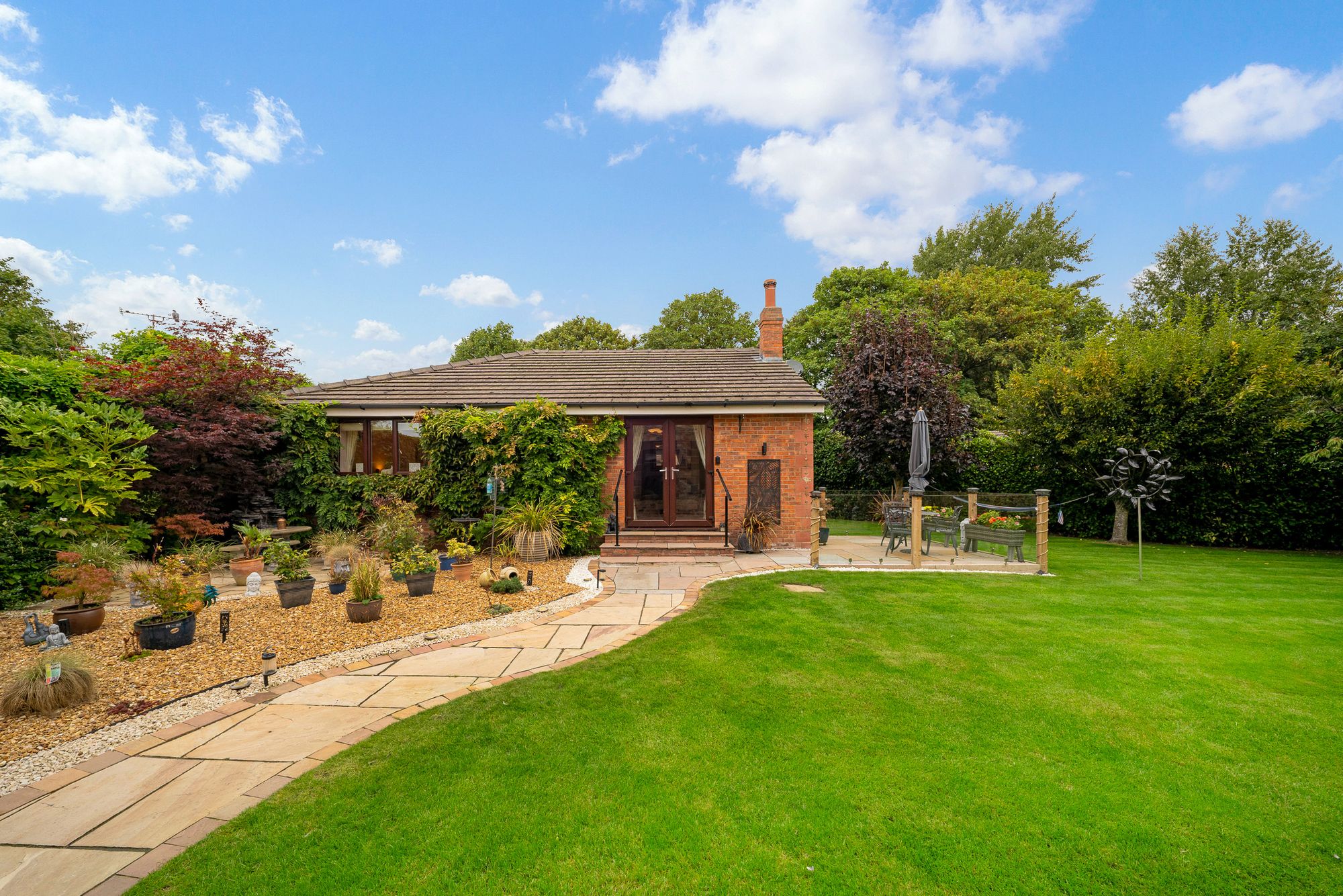 Highlands Road, Runcorn, WA7