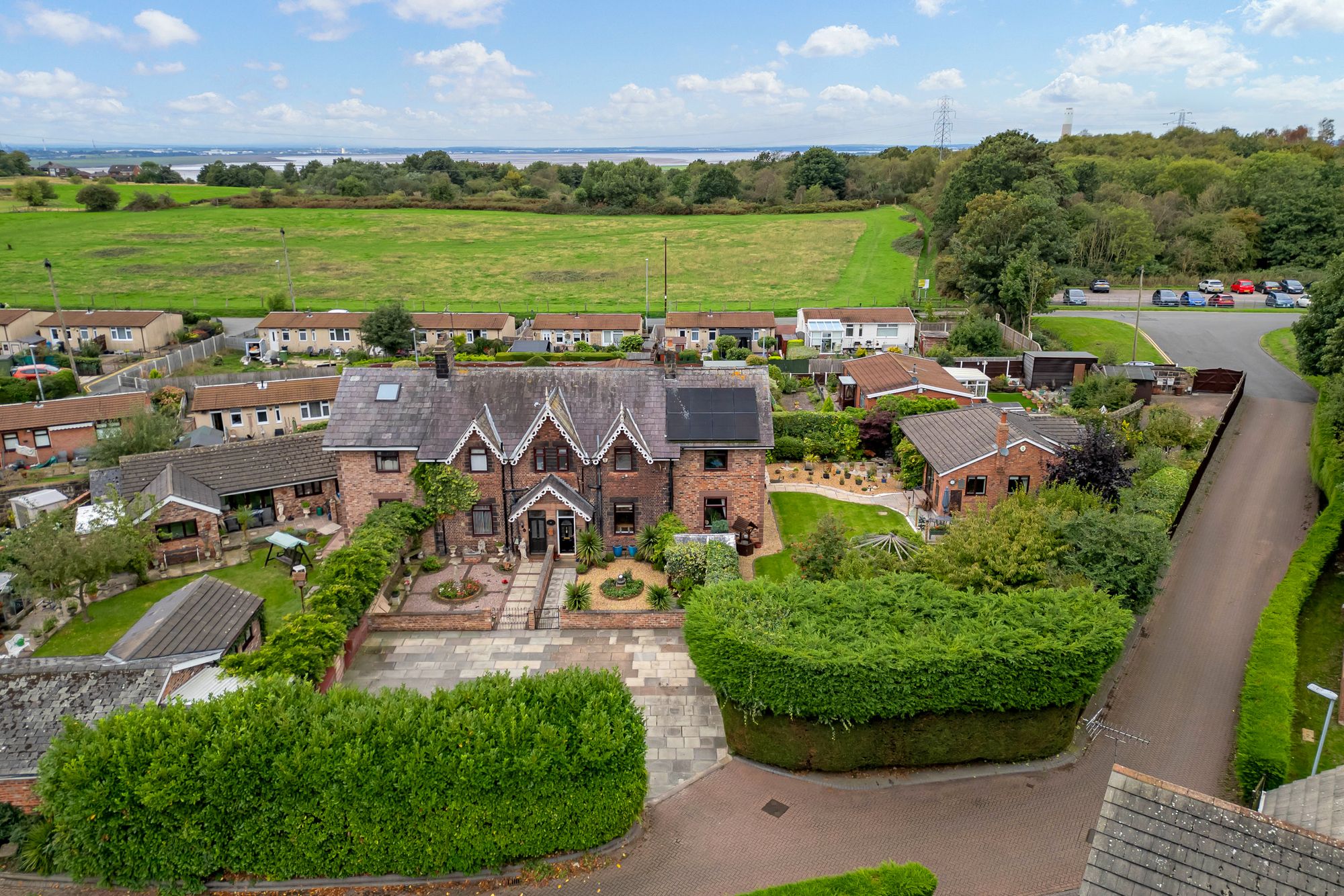 Highlands Road, Runcorn, WA7