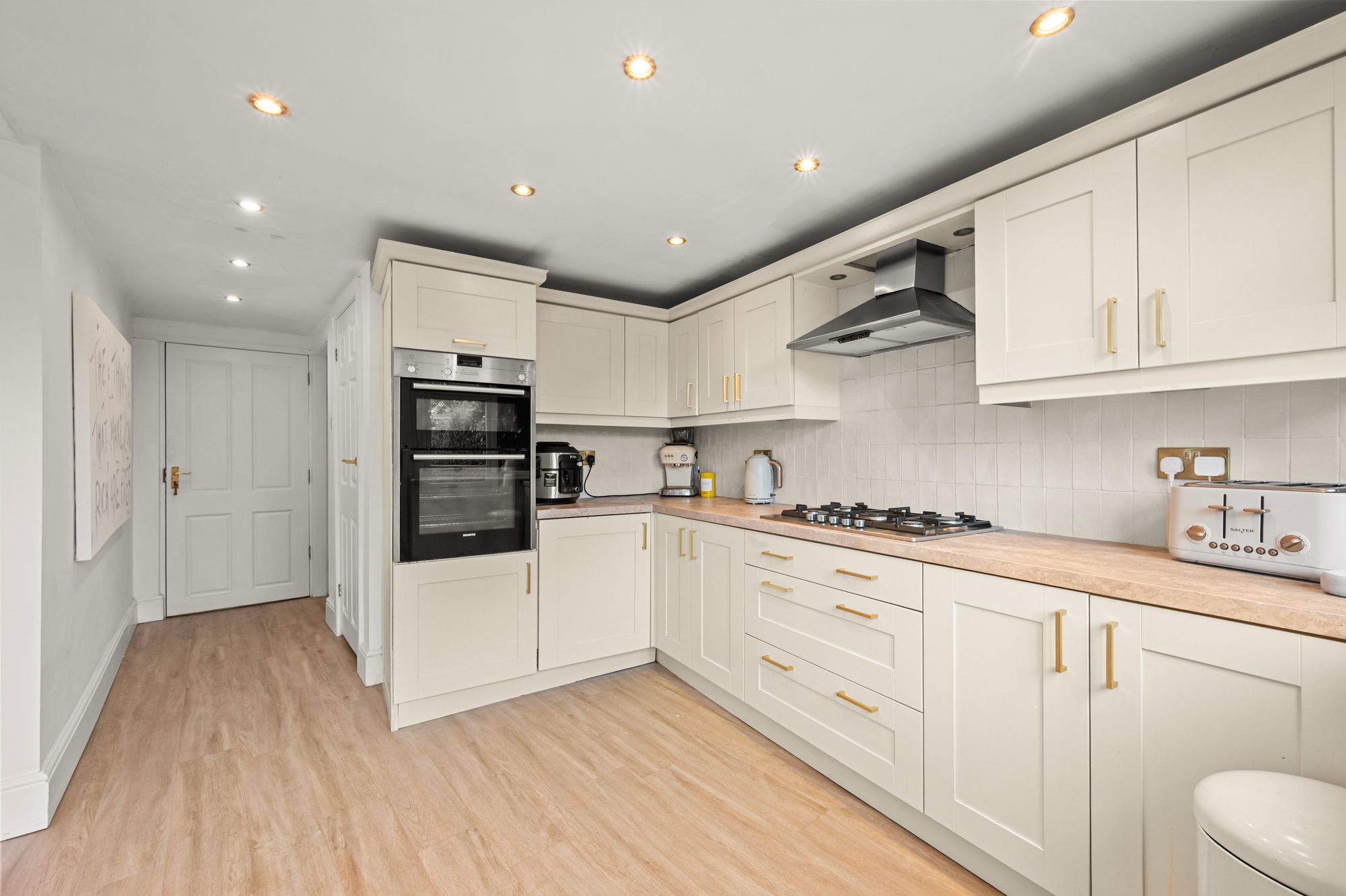 Six Acre Lane, Moore, WA4