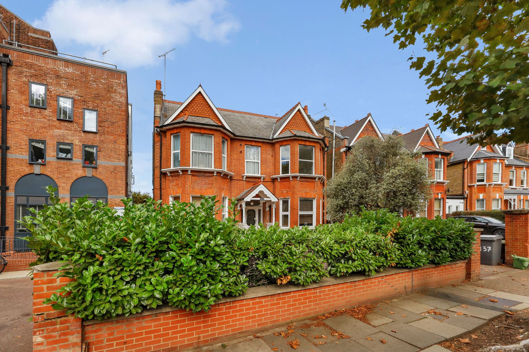 Walm Lane, London, NW2