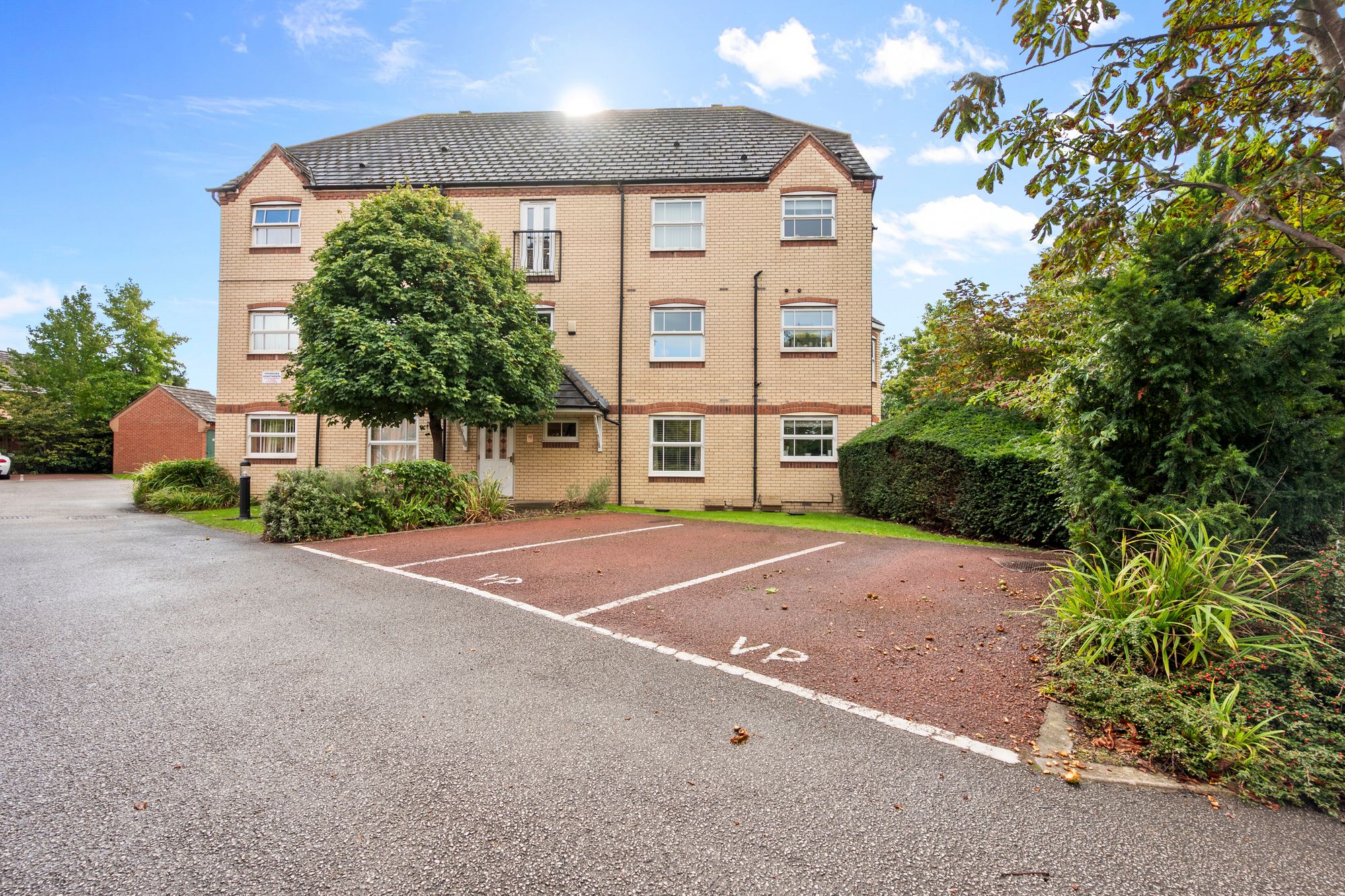 Templeton Drive, Fearnhead, WA2