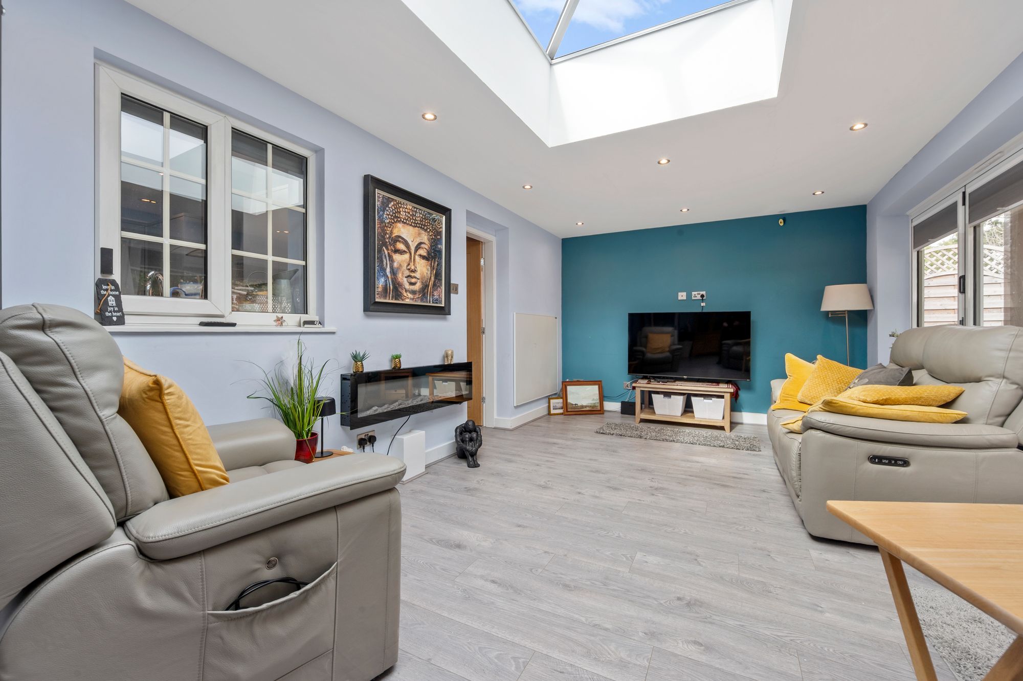 Laburnum Avenue, Woolston, WA1