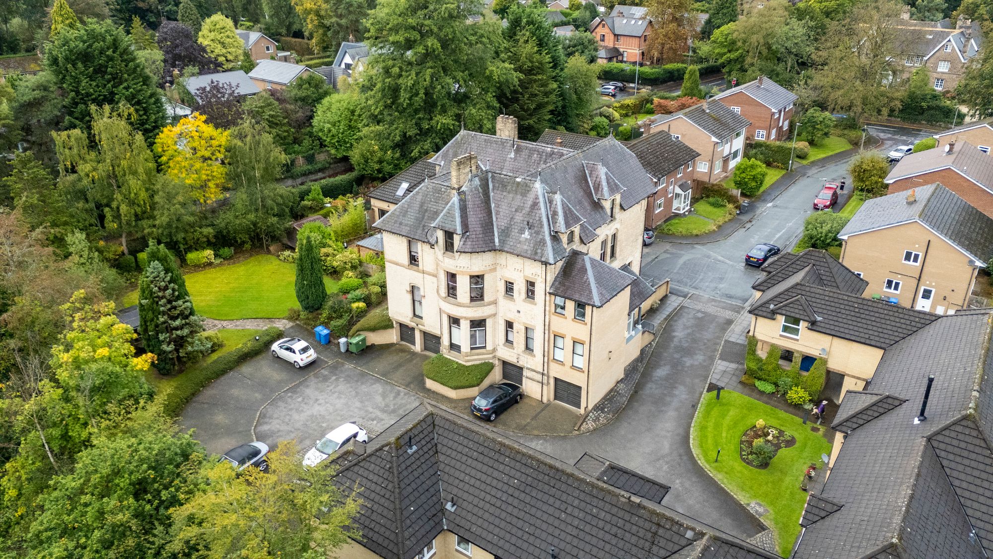 Dingle Bank Close, Lymm, WA13