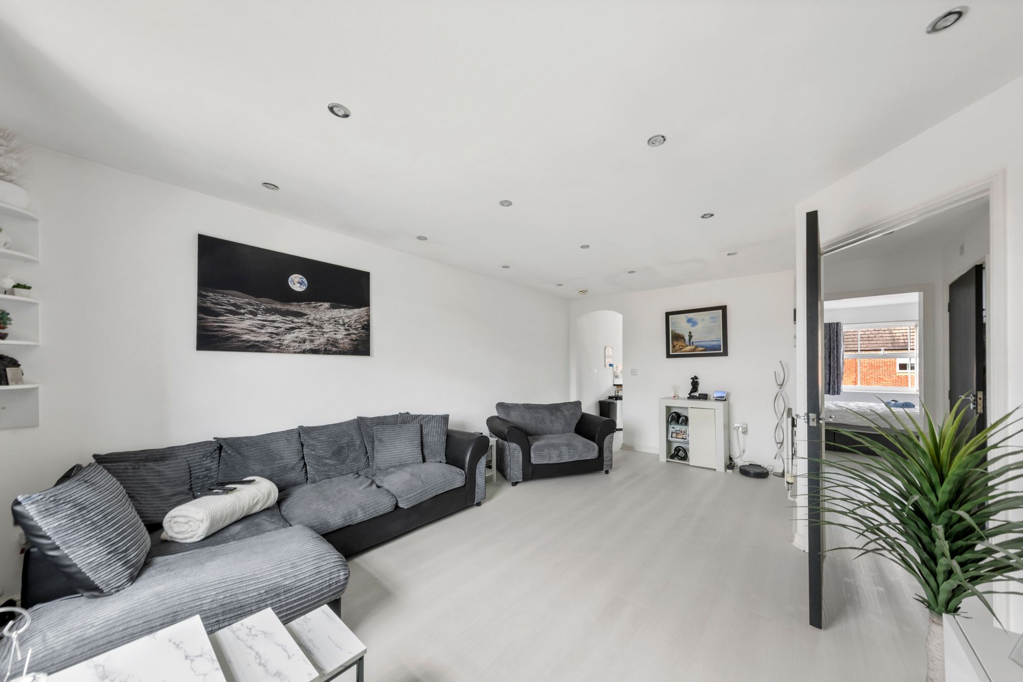 Templeton Drive, Fearnhead, WA2
