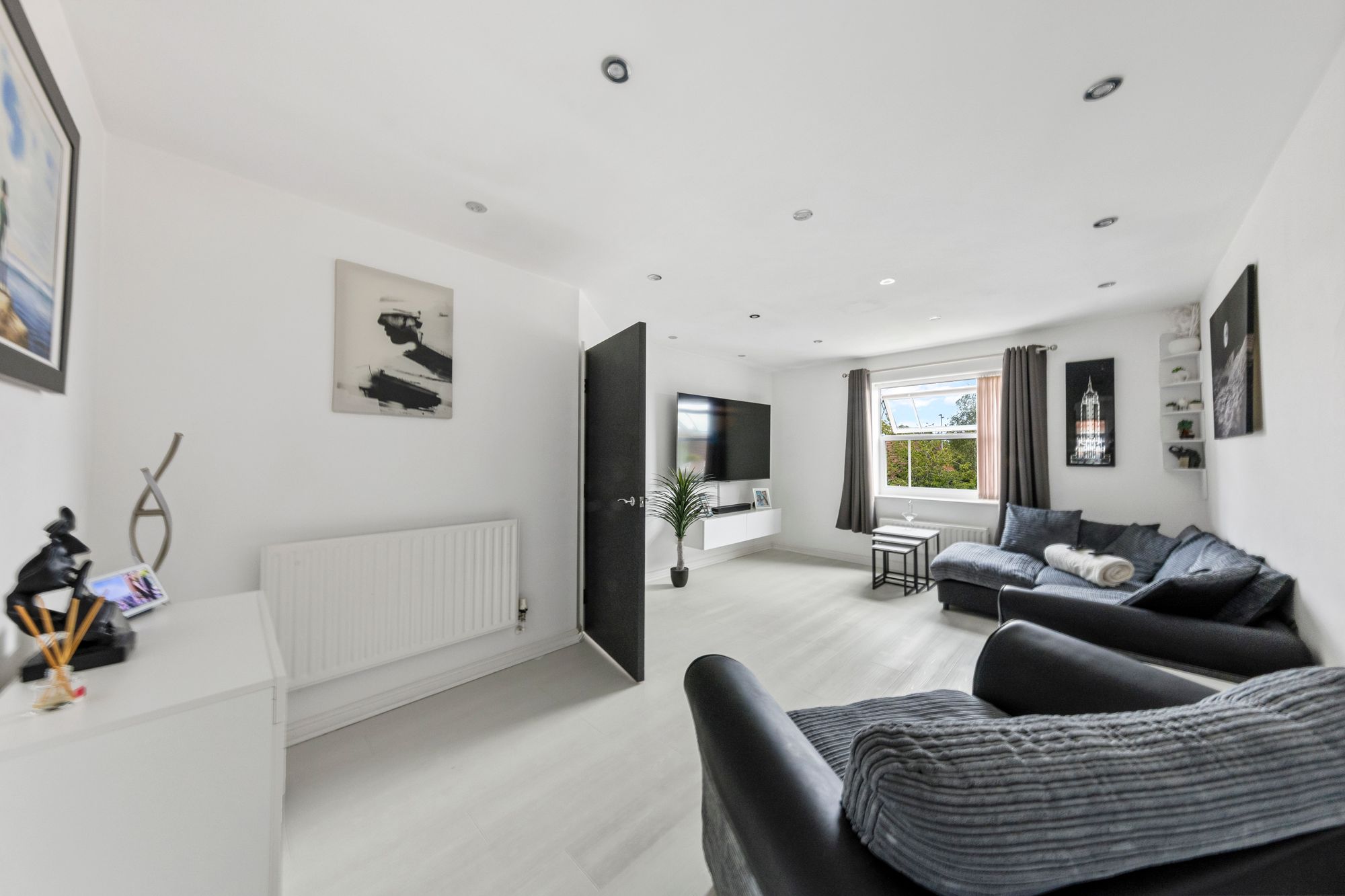 Templeton Drive, Fearnhead, WA2