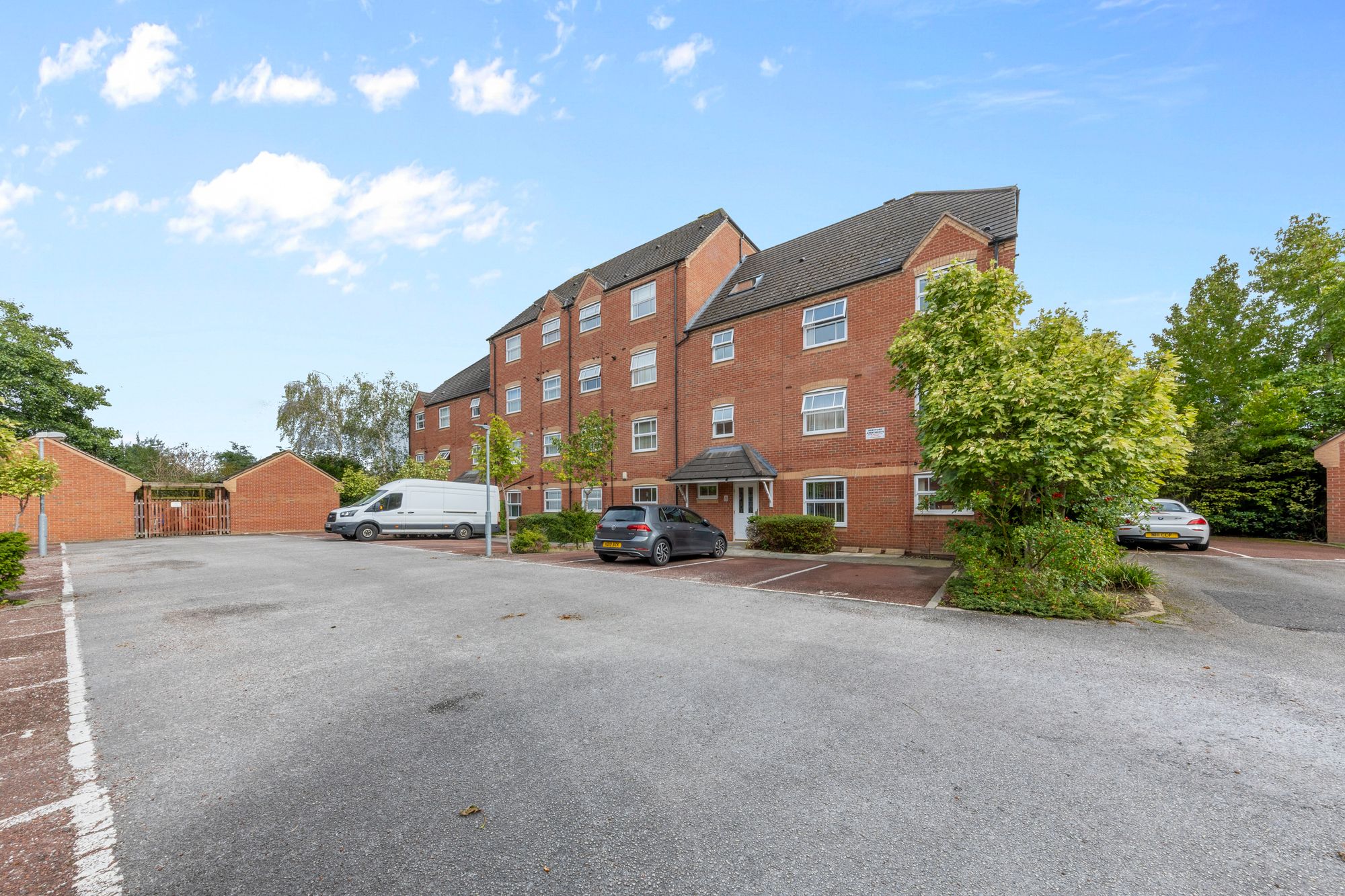Templeton Drive, Fearnhead, WA2