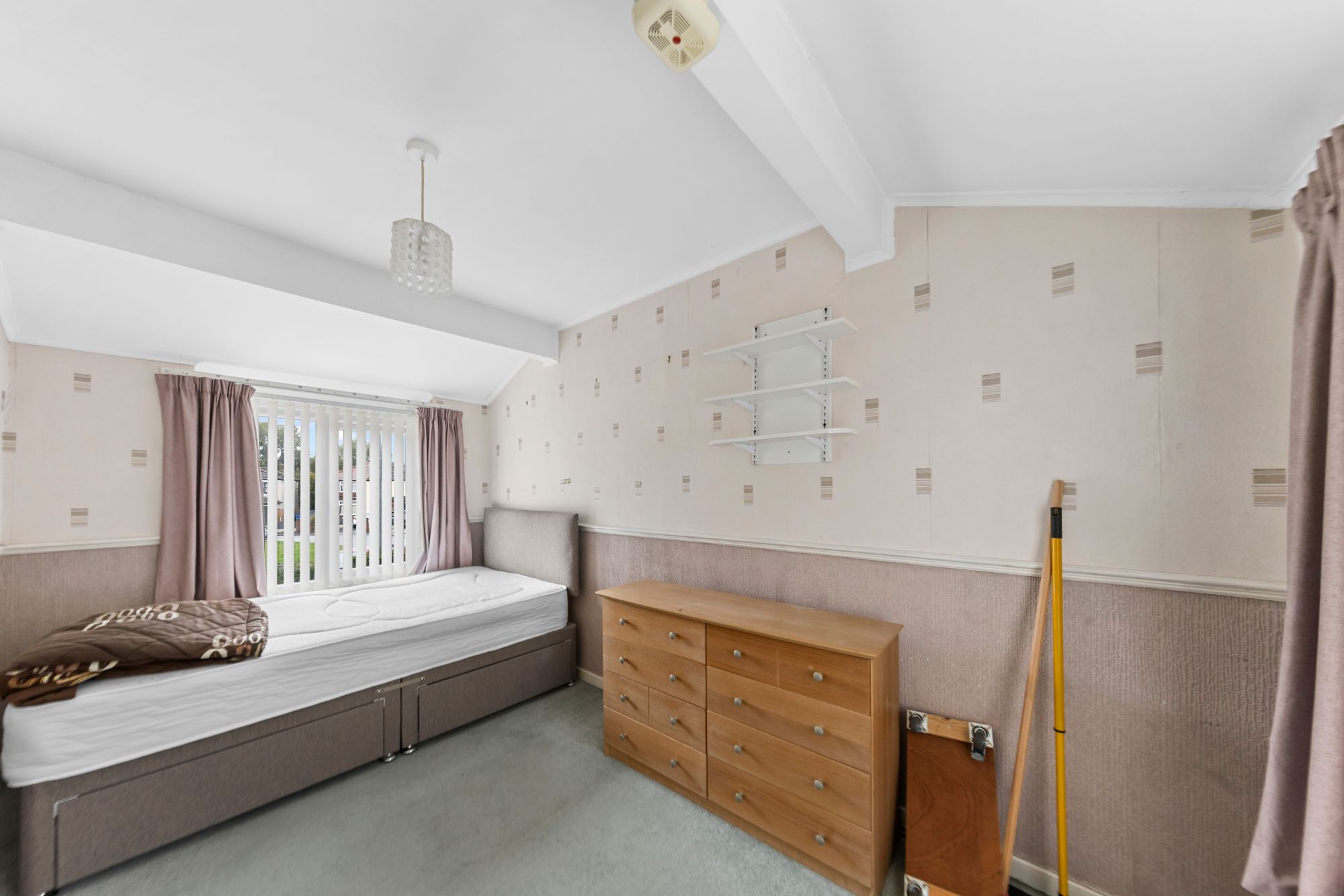 Ivy Road, Woolston, WA1