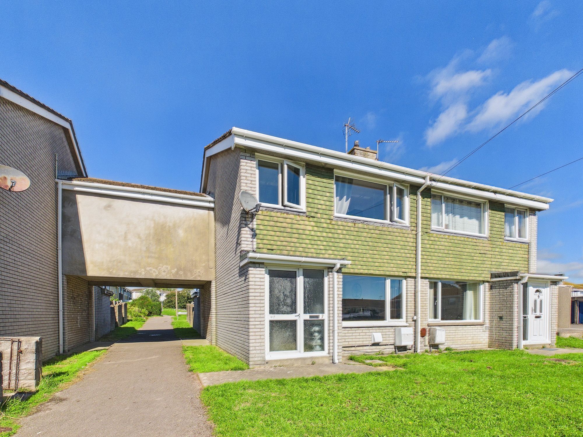 Andrews Court, Boverton, CF61