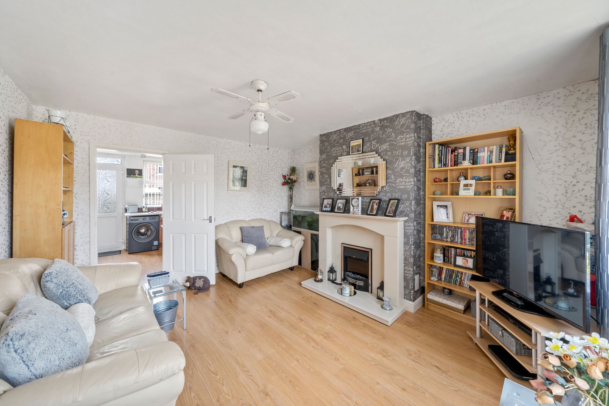 Warrington Road, Leigh, WN7