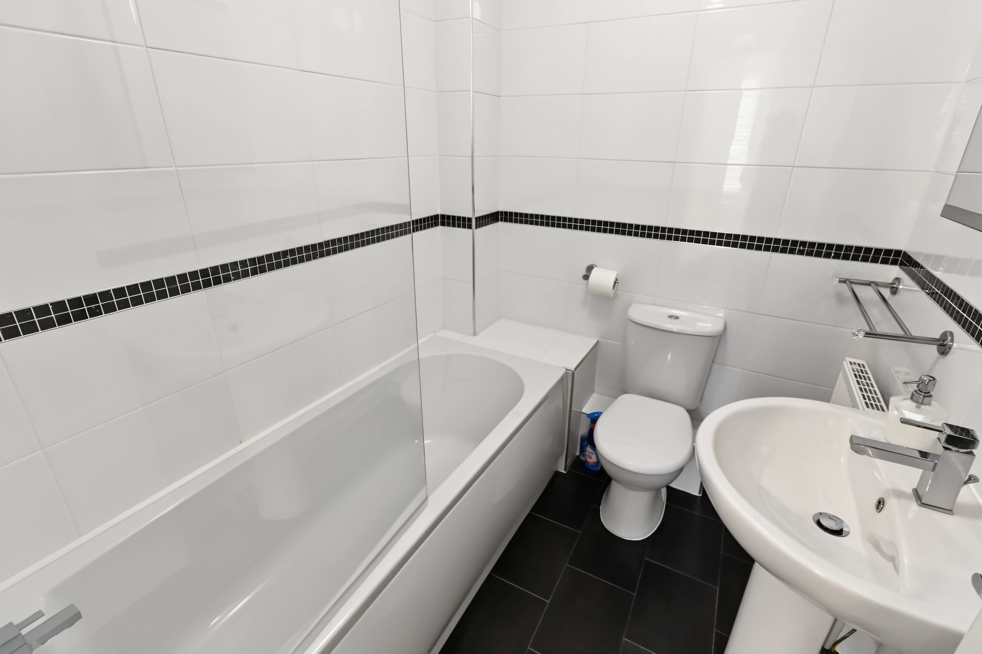 Bainbridge Avenue, Lowton, WA3