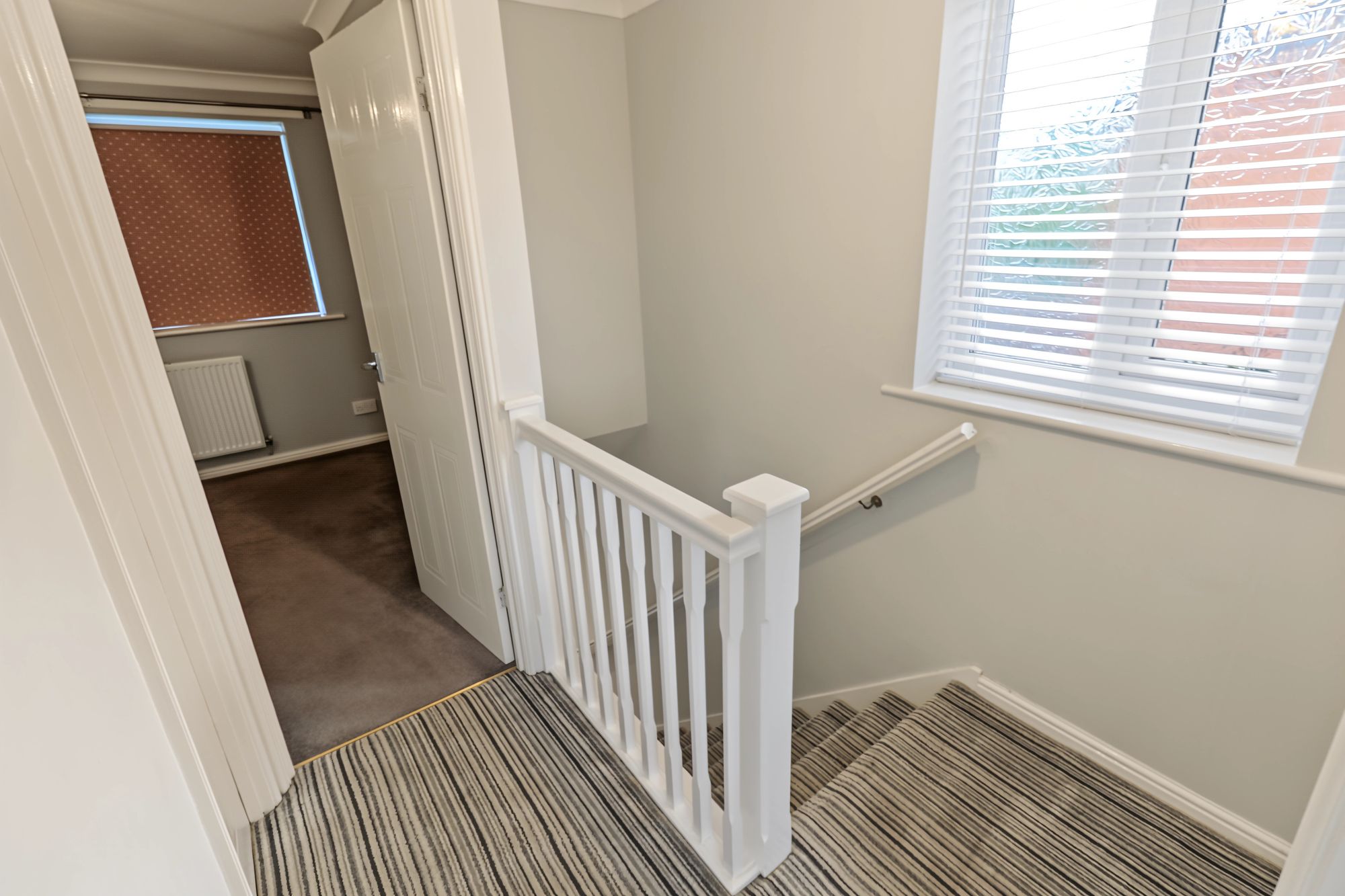 Bainbridge Avenue, Lowton, WA3