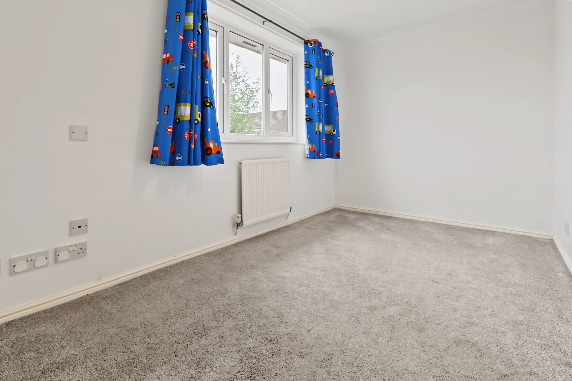 Bainbridge Avenue, Lowton, WA3
