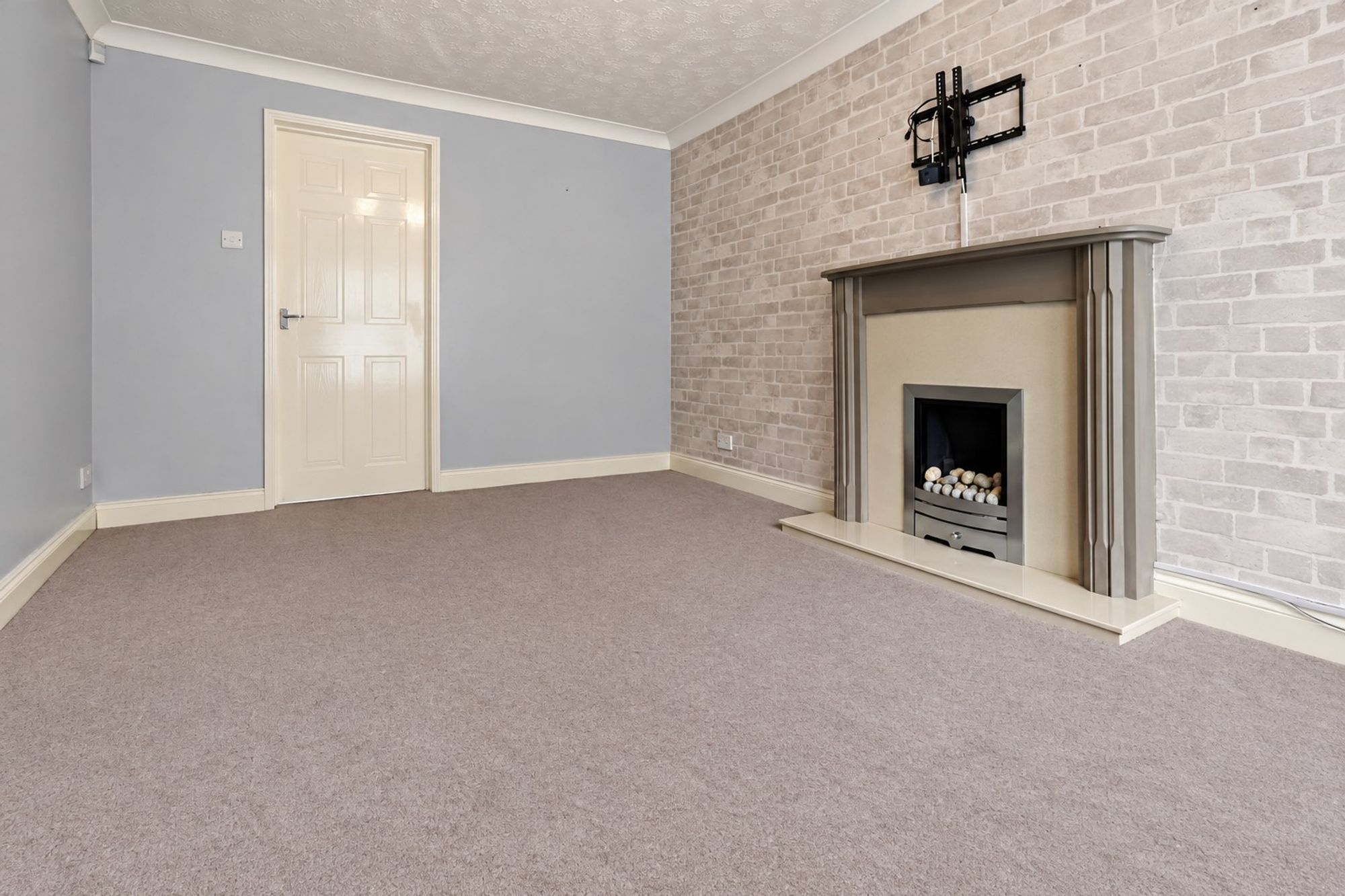 Bainbridge Avenue, Lowton, WA3