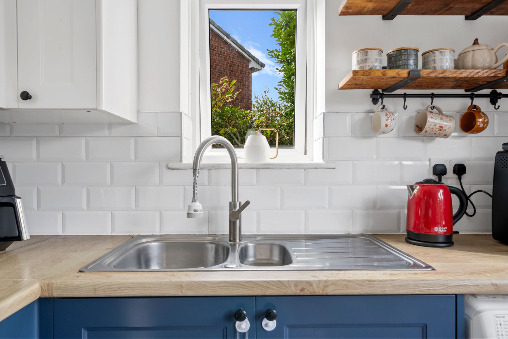 Livingstone Close, Old Hall, WA5