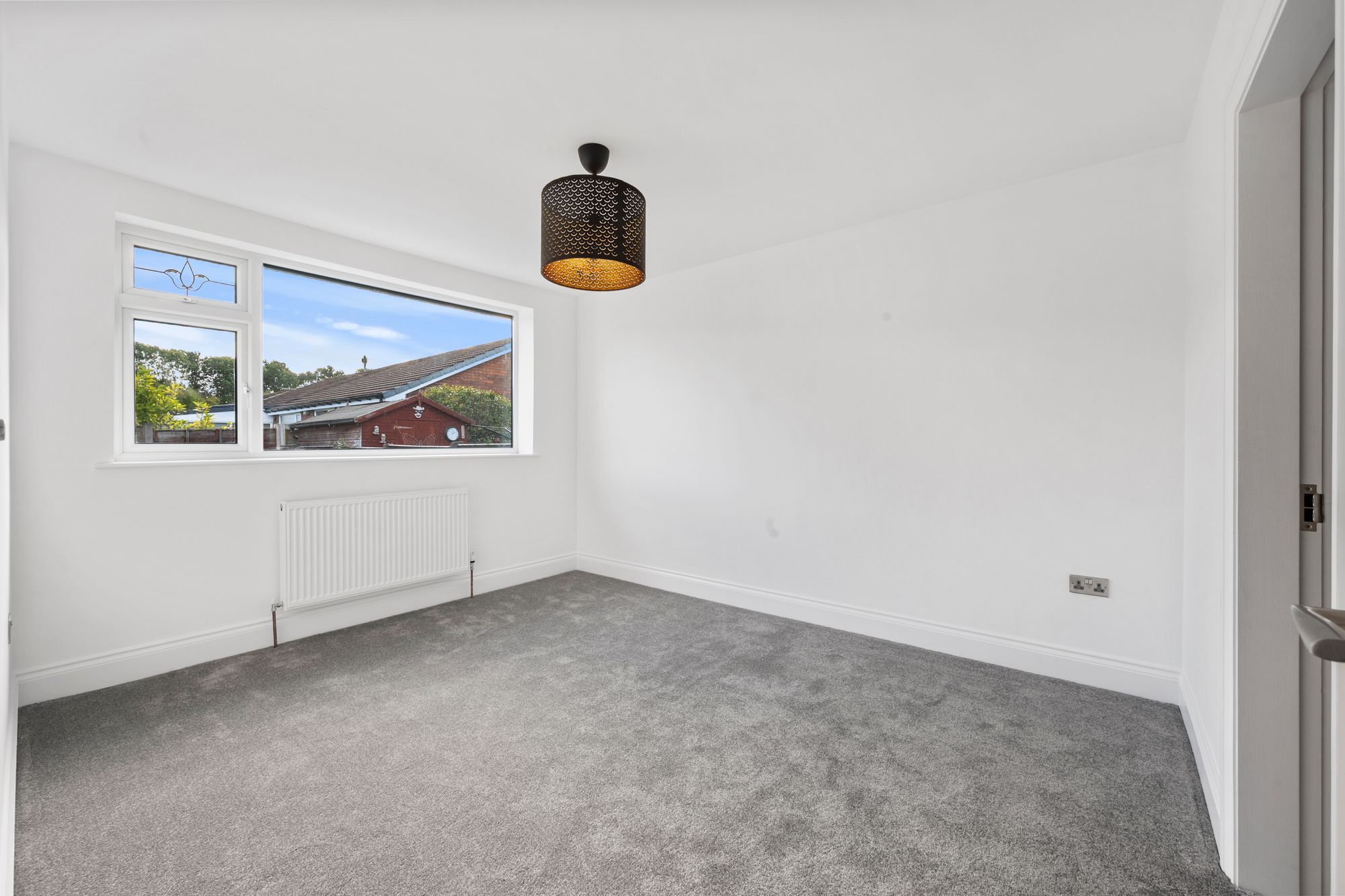 Meadow Lane, Fearnhead, WA2