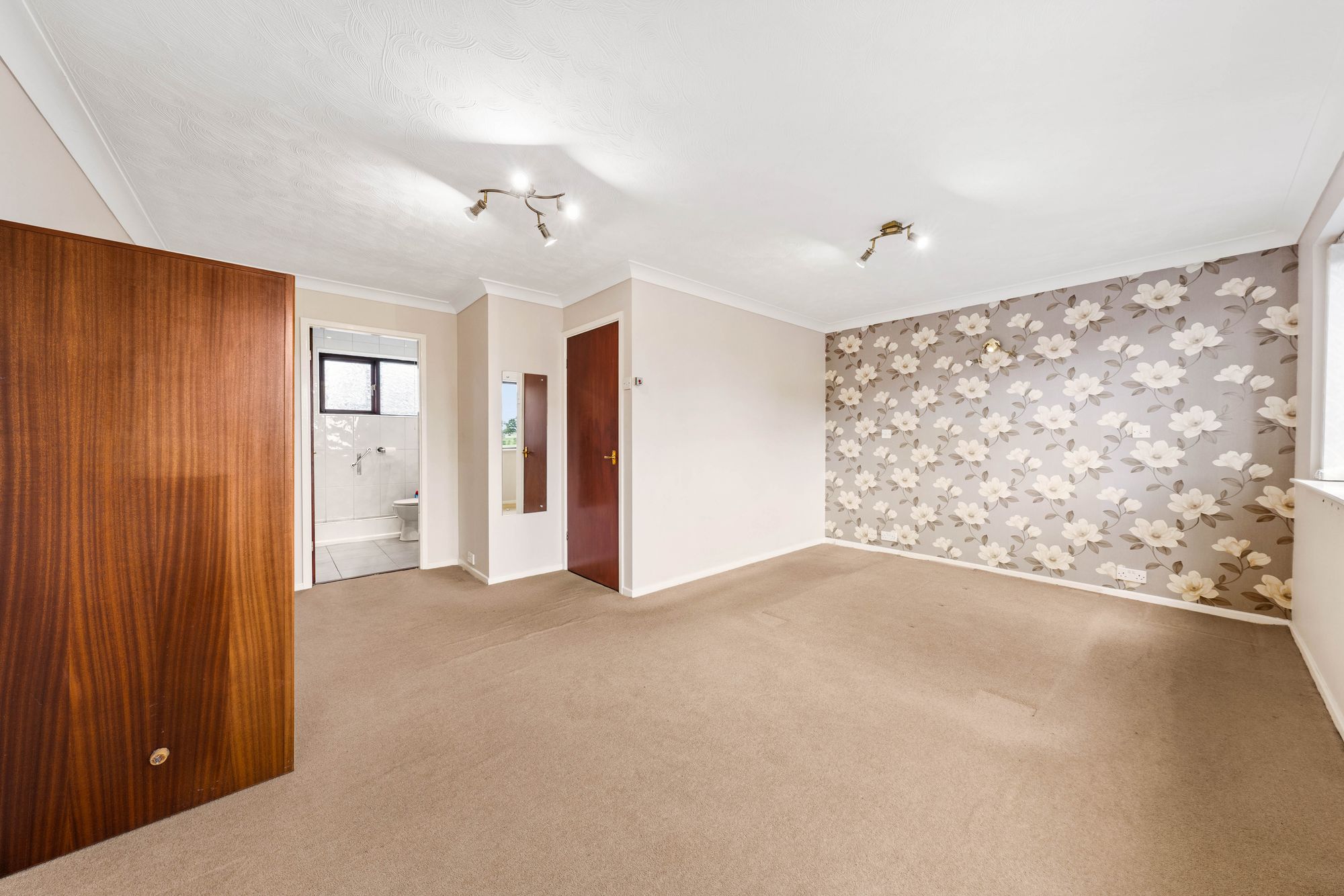 Betsyfield Drive, Croft, WA3