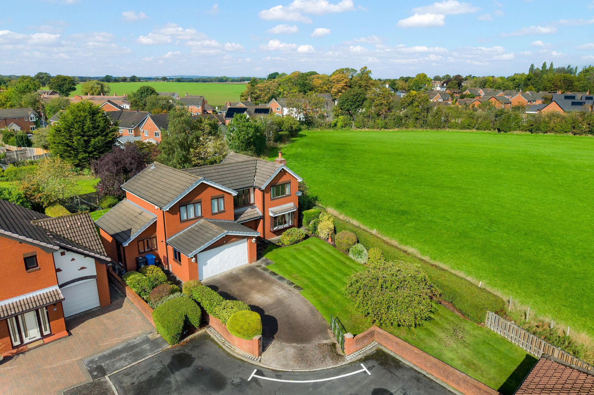 Betsyfield Drive, Croft, WA3