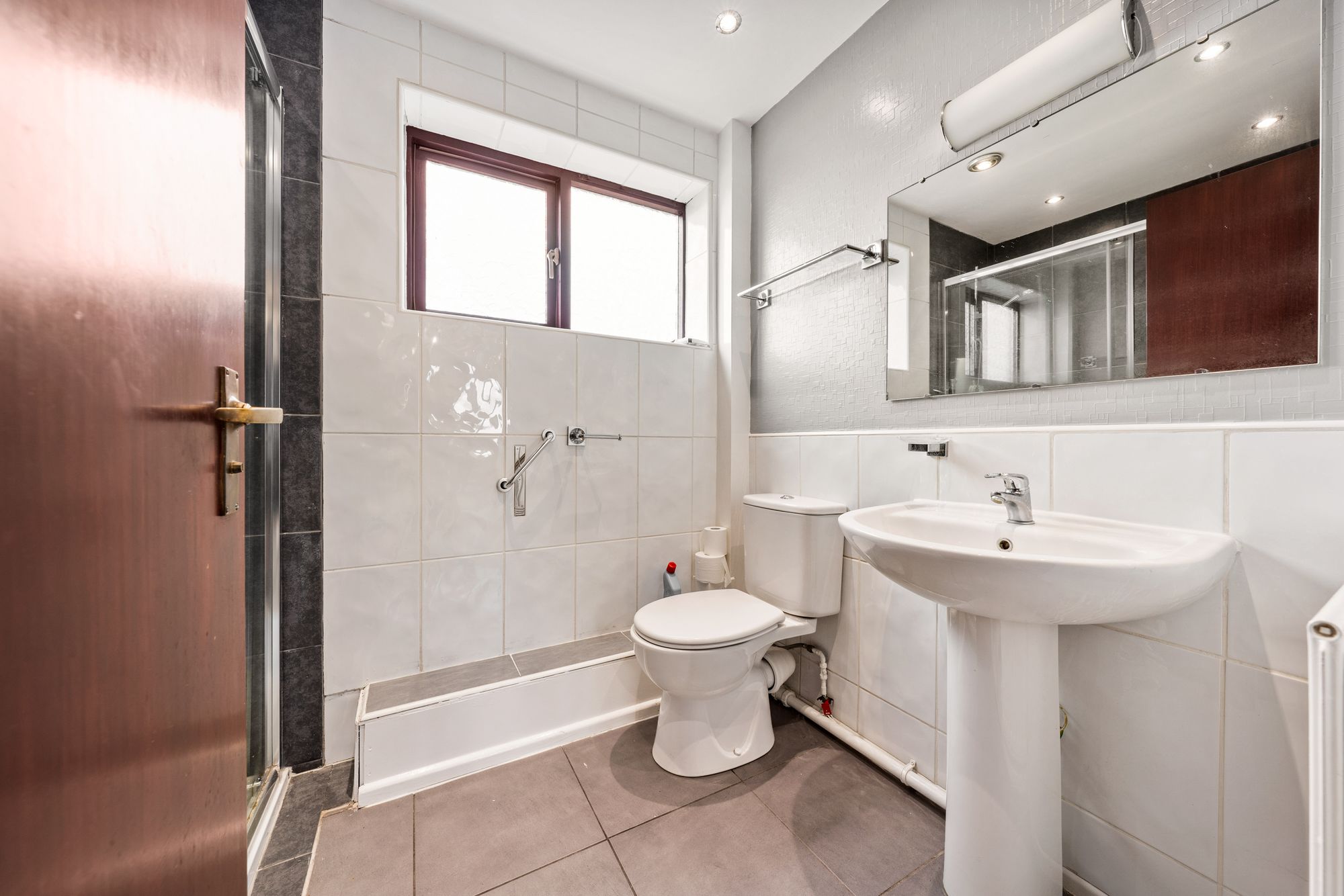 Betsyfield Drive, Croft, WA3