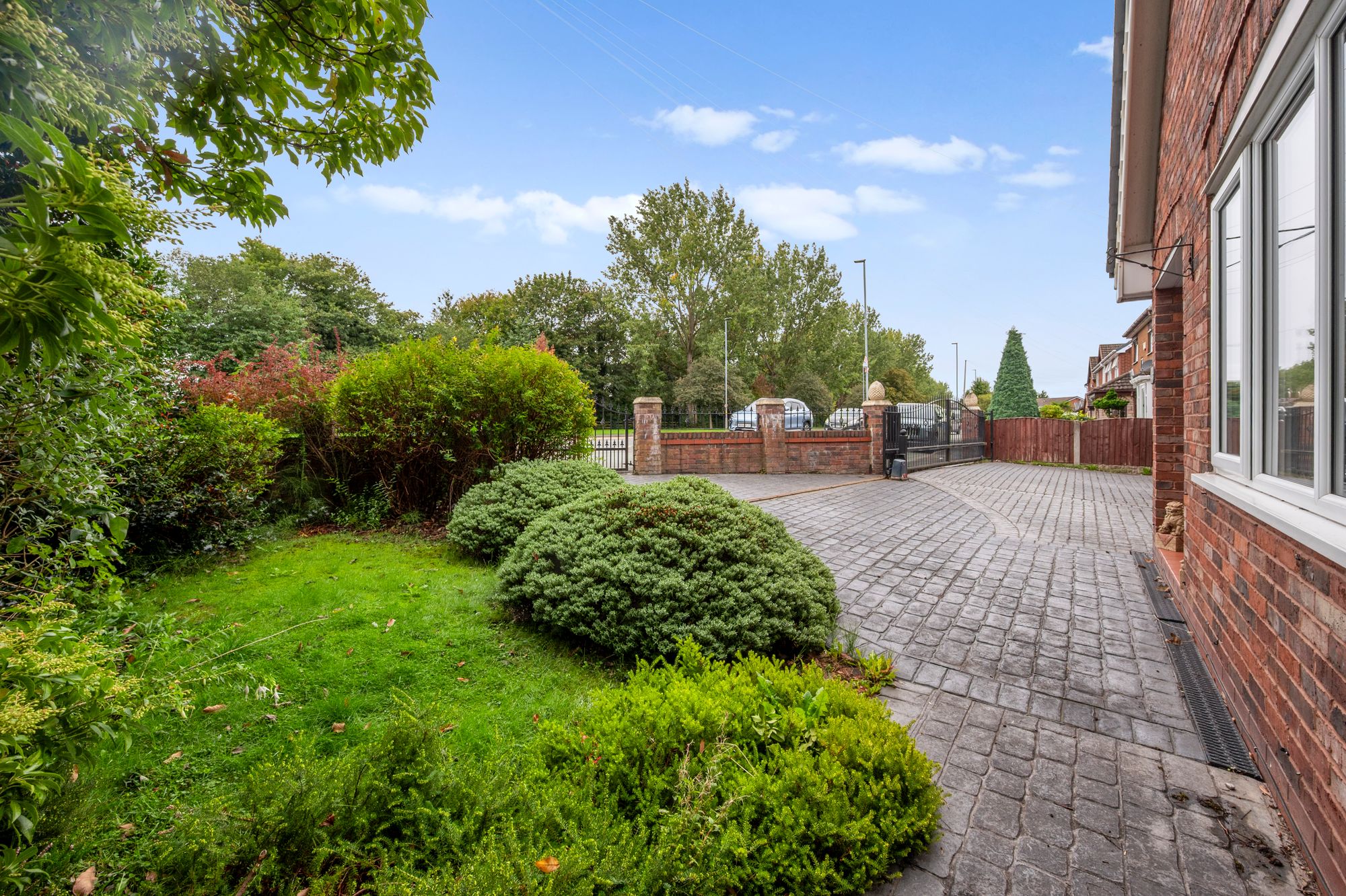 Manchester Road, Woolston, WA1