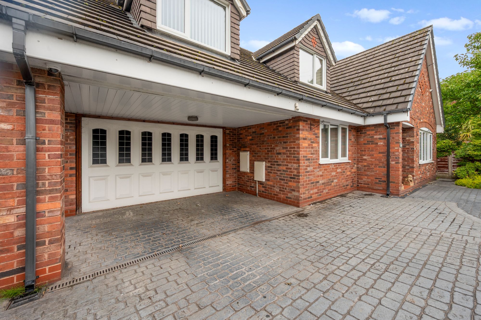 Manchester Road, Woolston, WA1