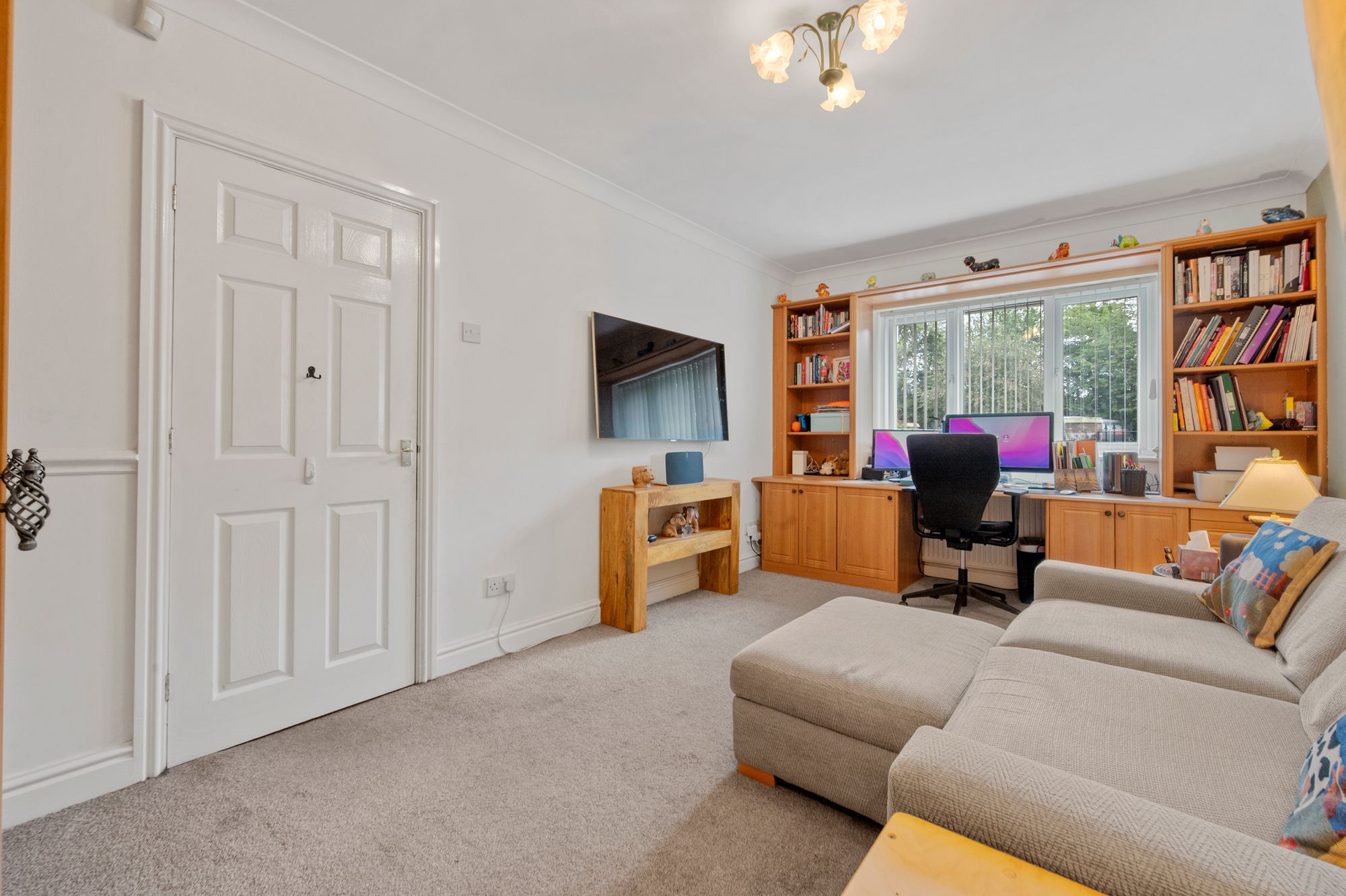 Manchester Road, Woolston, WA1
