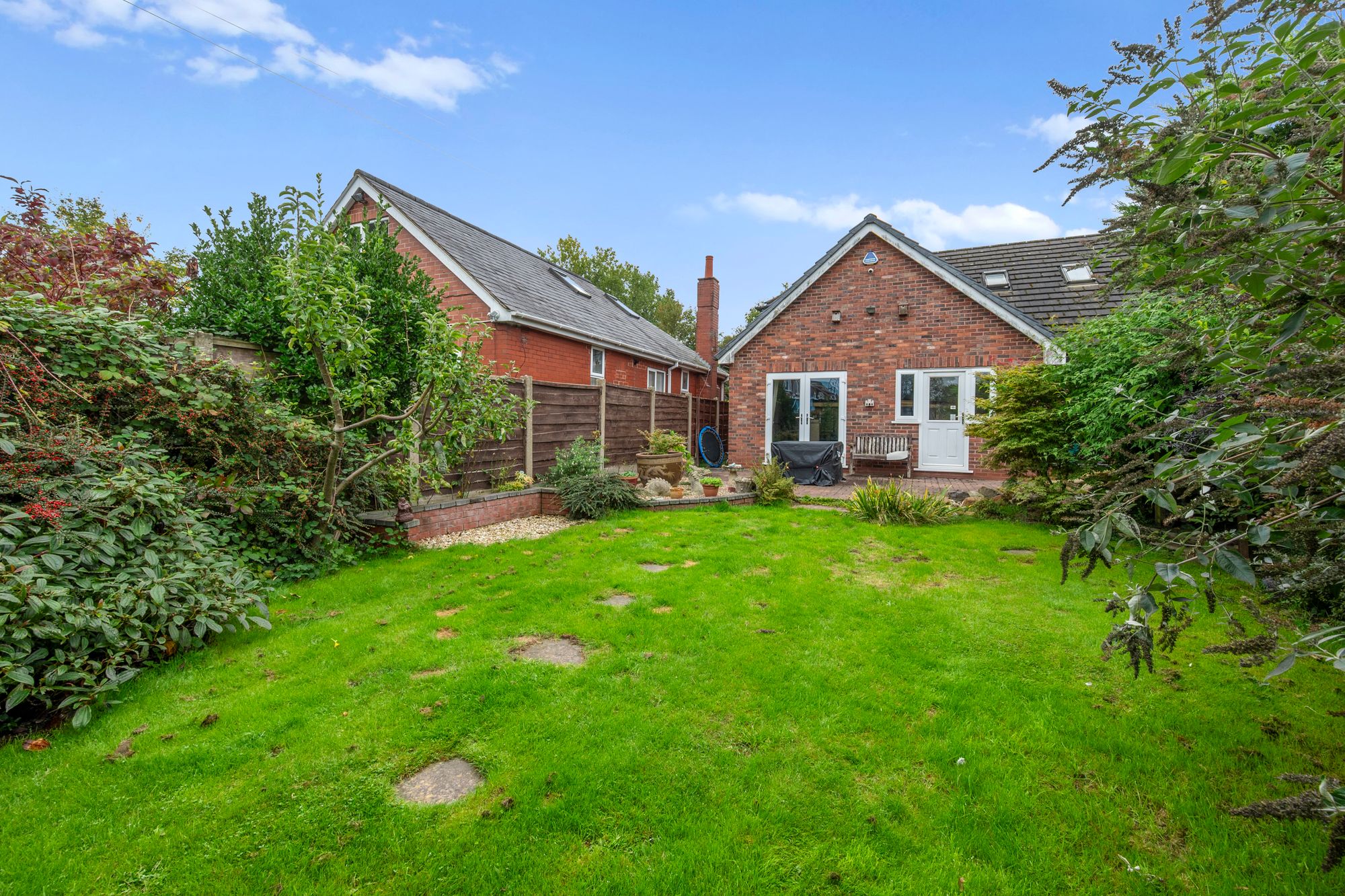 Manchester Road, Woolston, WA1