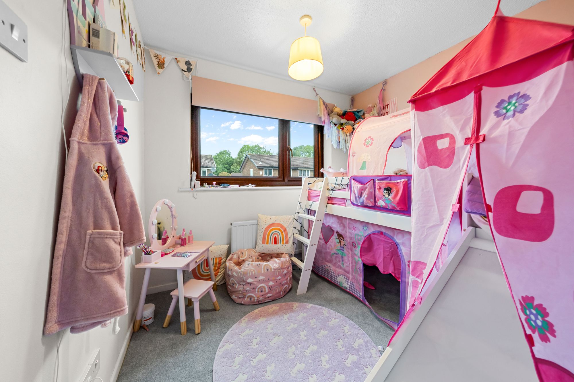 Keyes Close, Birchwood, WA3