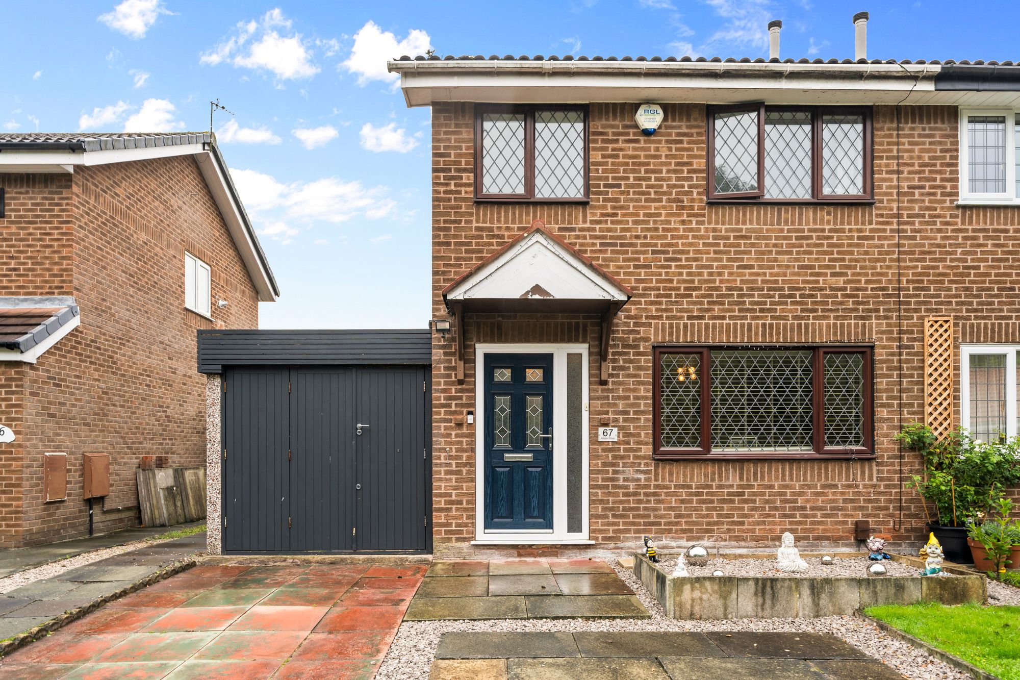 Keyes Close, Birchwood, WA3