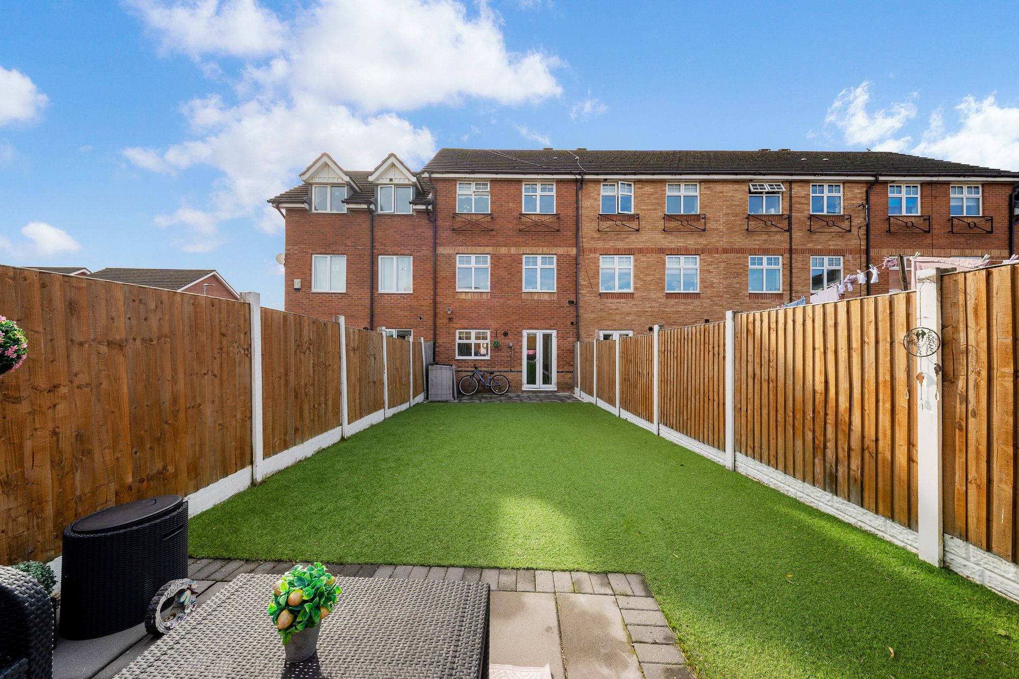 Elstree Court, Widnes, WA8