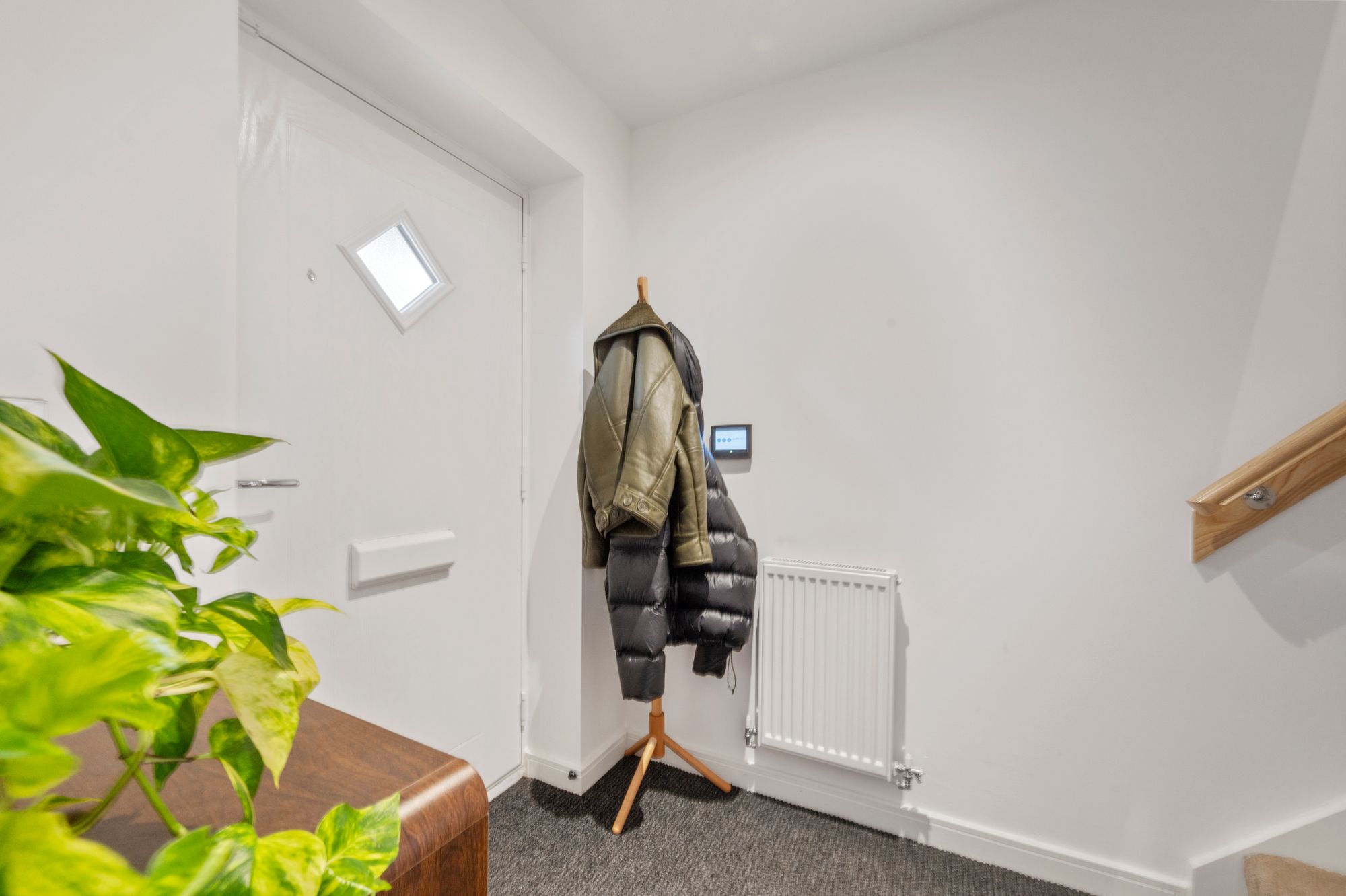 Vestry Close, Croft, WA3