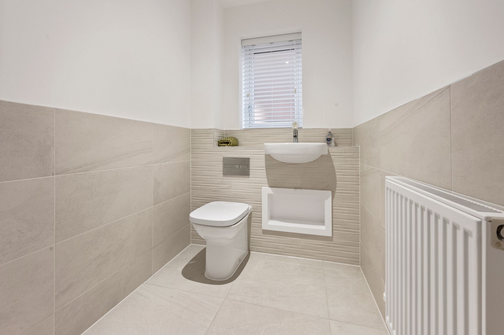 Vestry Close, Croft, WA3