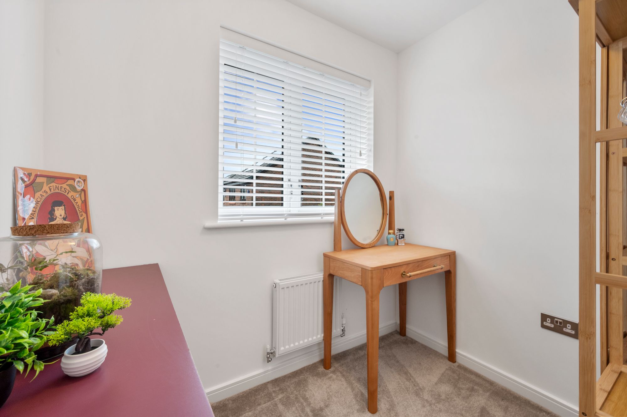 Vestry Close, Croft, WA3