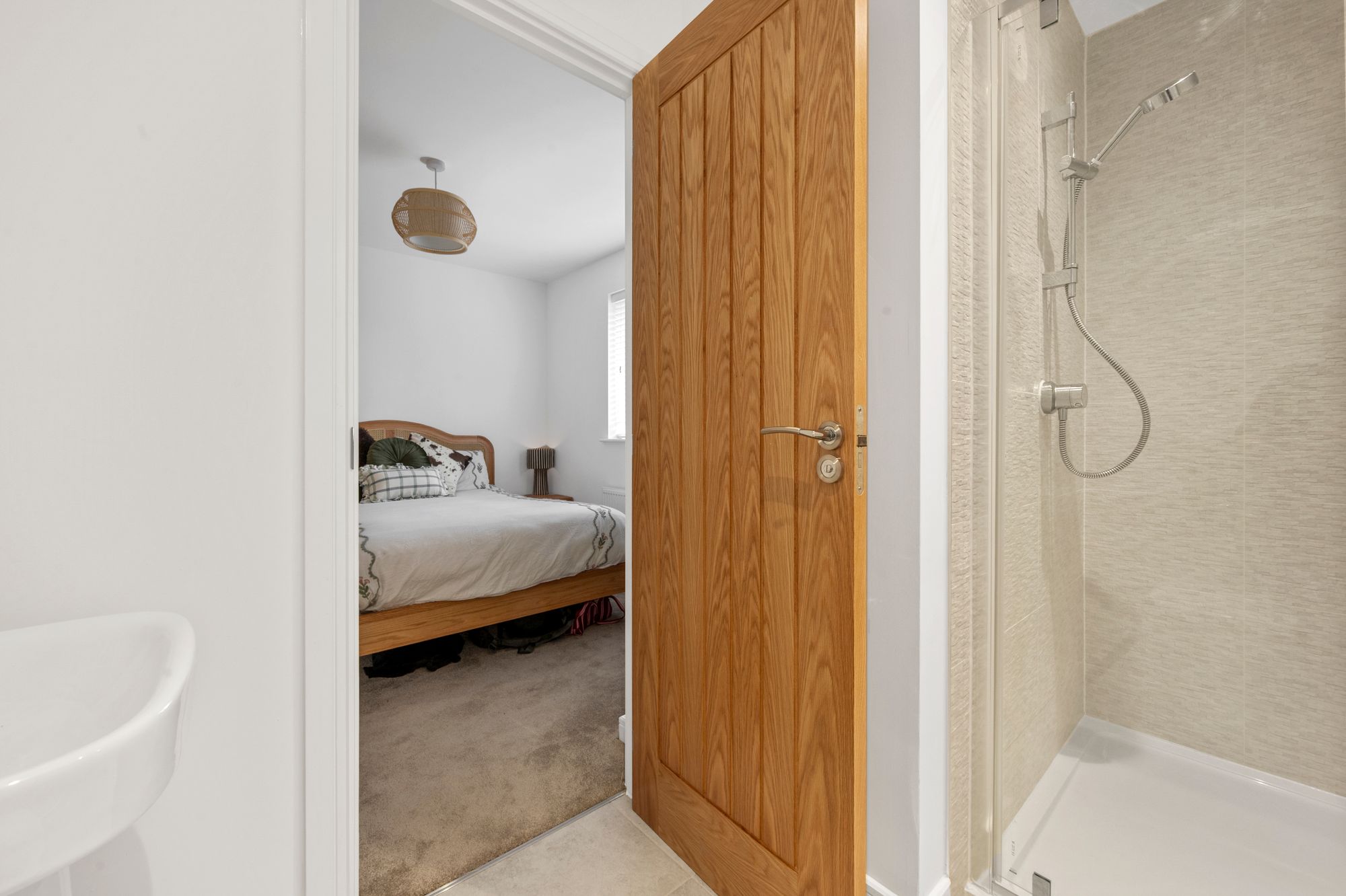 Vestry Close, Croft, WA3