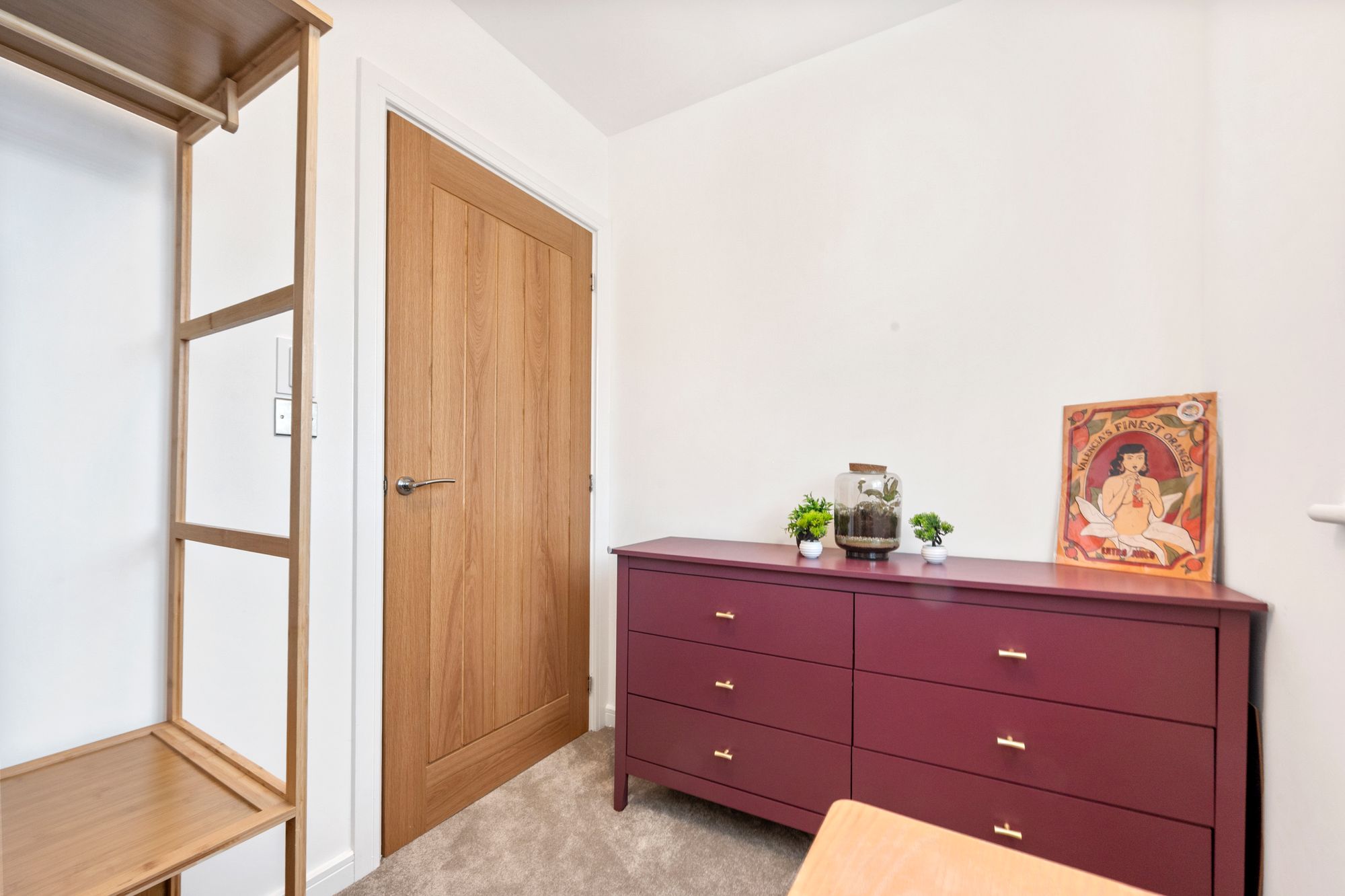 Vestry Close, Croft, WA3