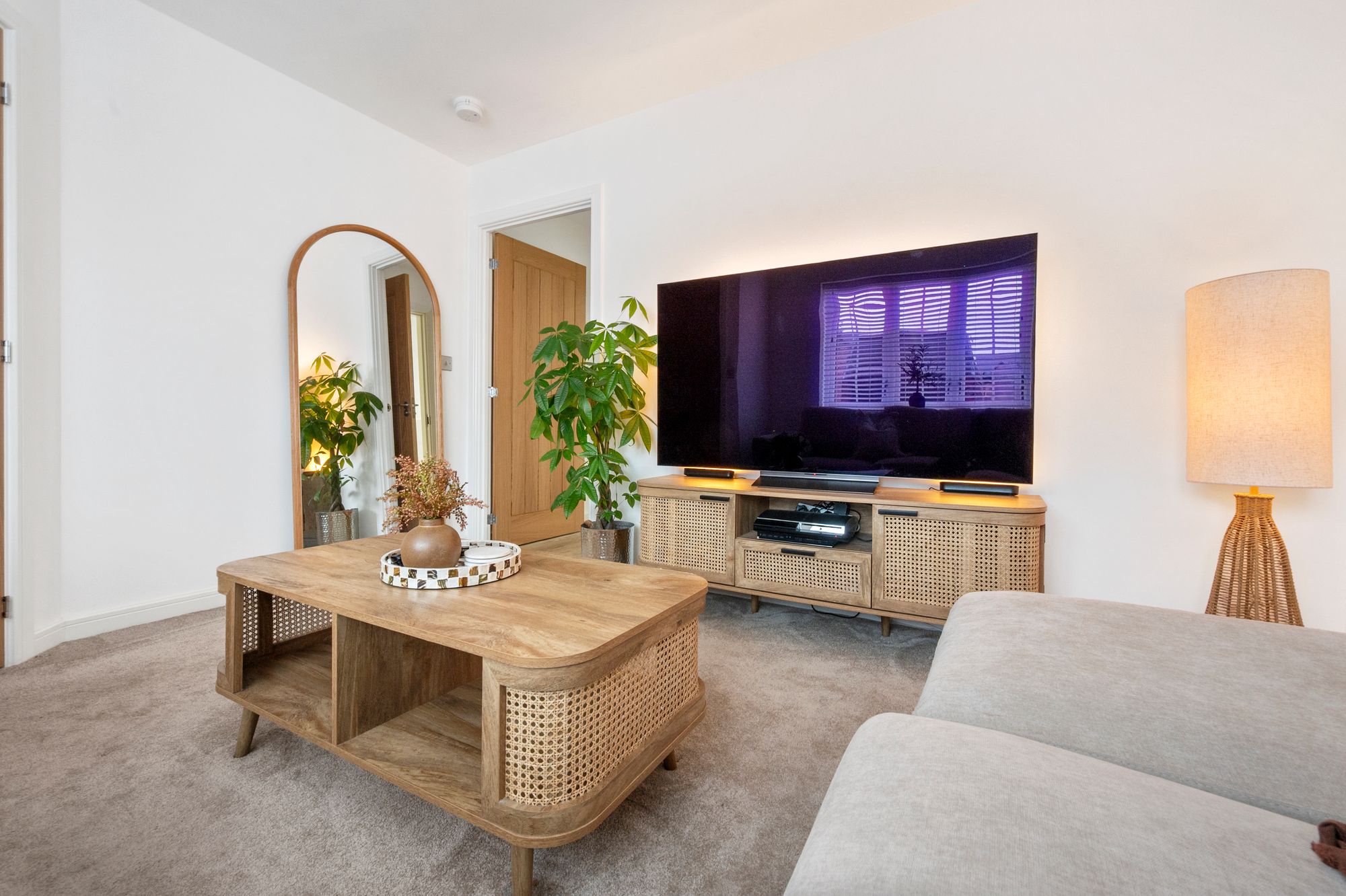 Vestry Close, Croft, WA3