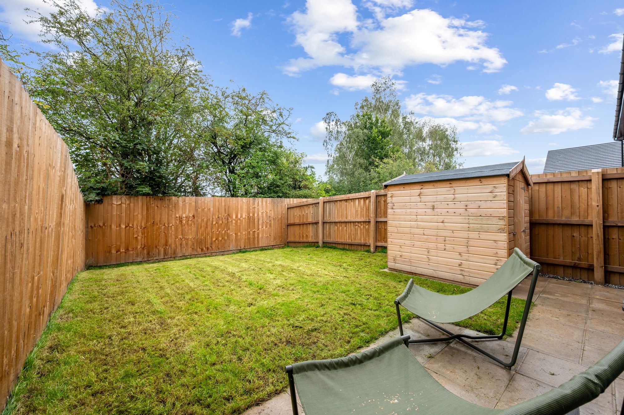 Vestry Close, Croft, WA3