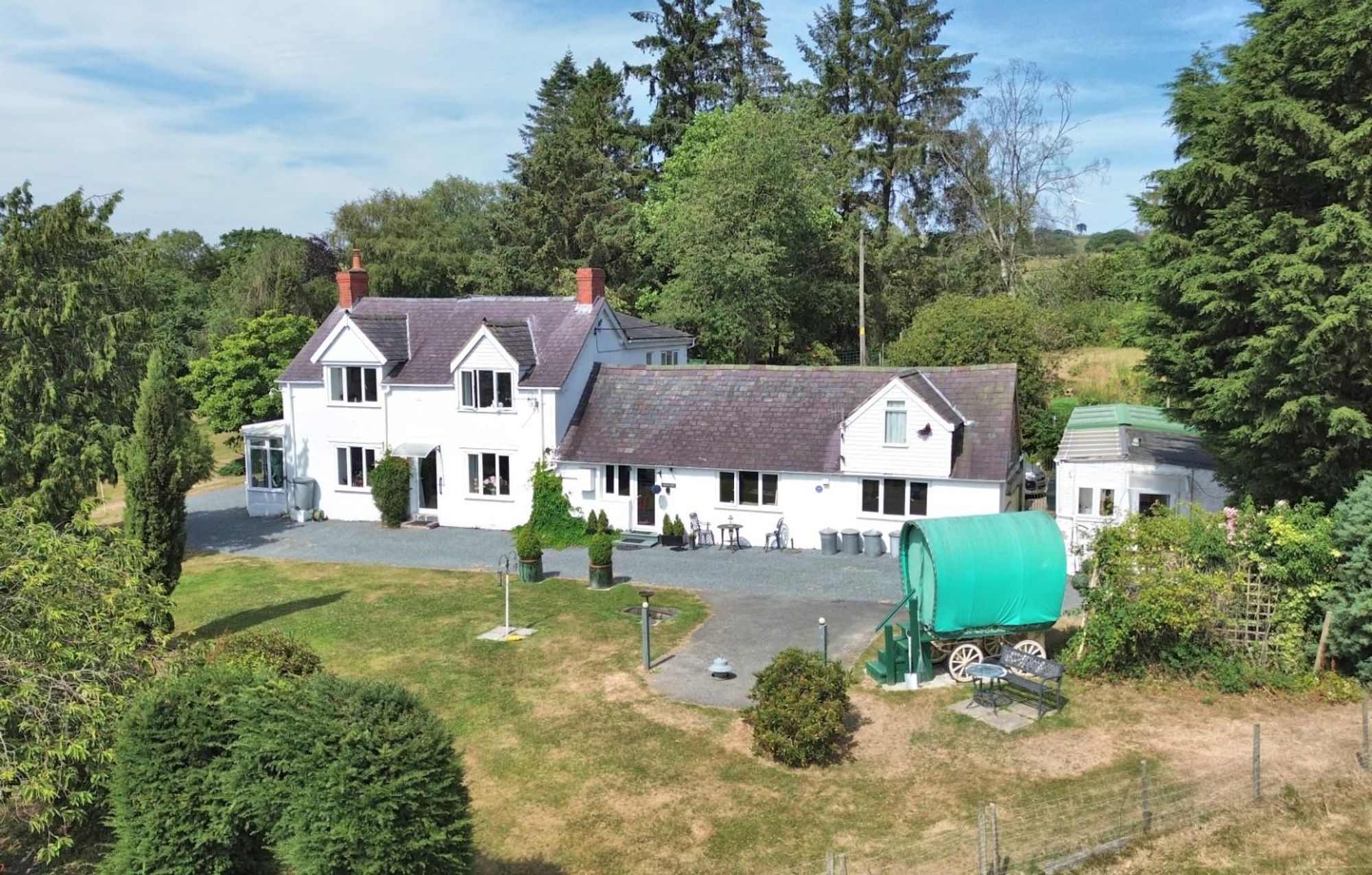 Gwyddelwern, Corwen, LL21