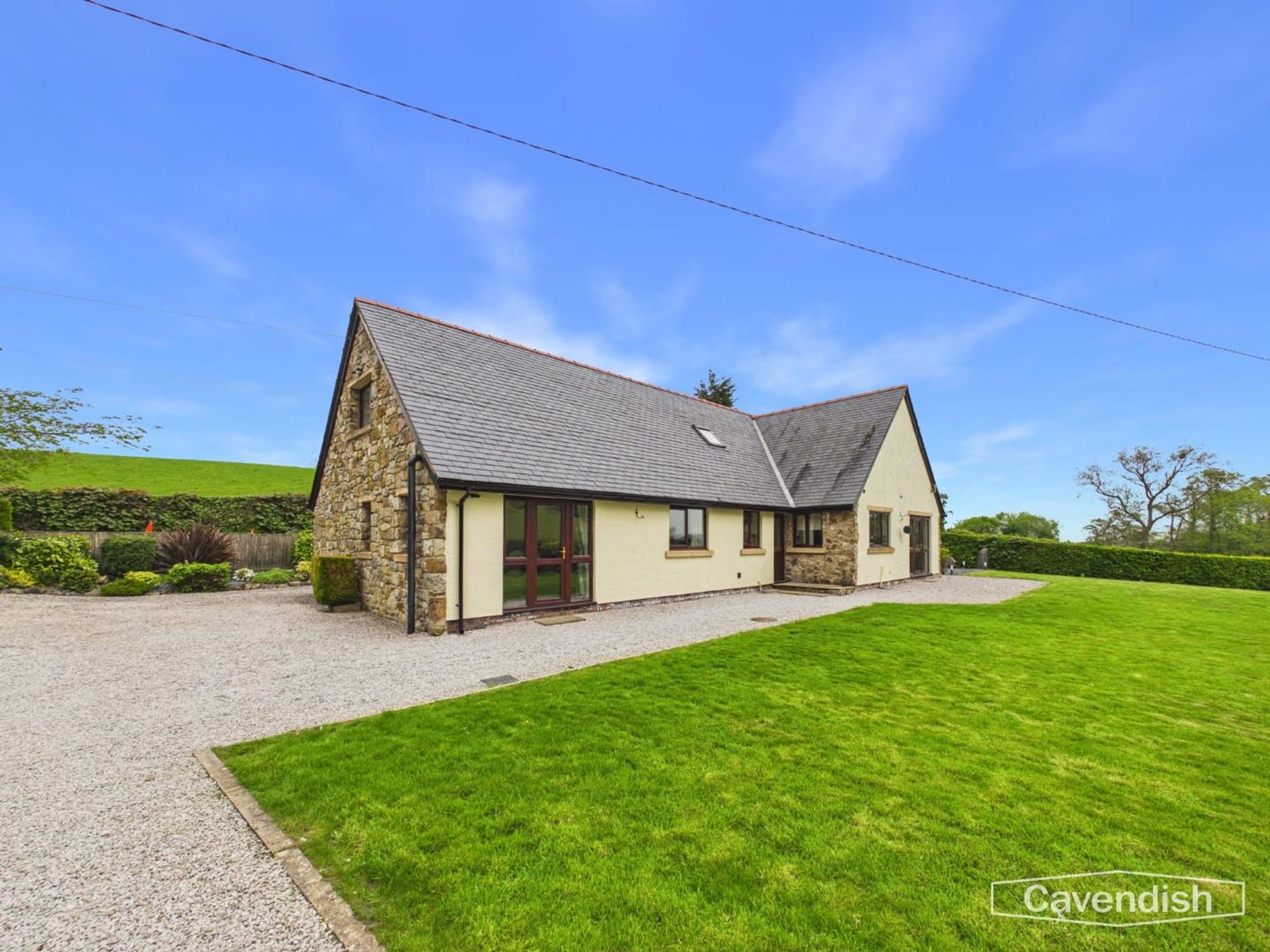 Swan Lane, Gwernymynydd, CH7