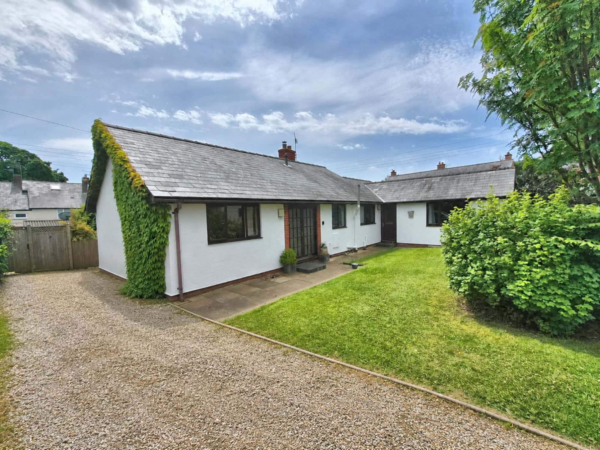 Ffordd Rhiw Ial, Llanarmon-Yn-Ial, CH7