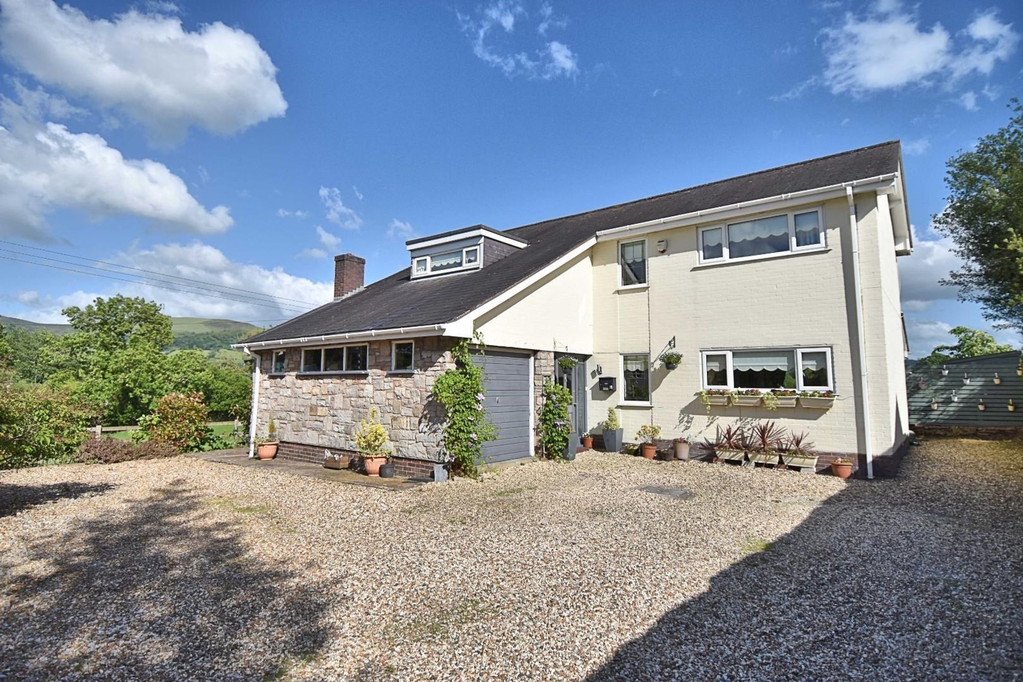 Llanfair Dyffryn Clwyd, Ruthin, LL15