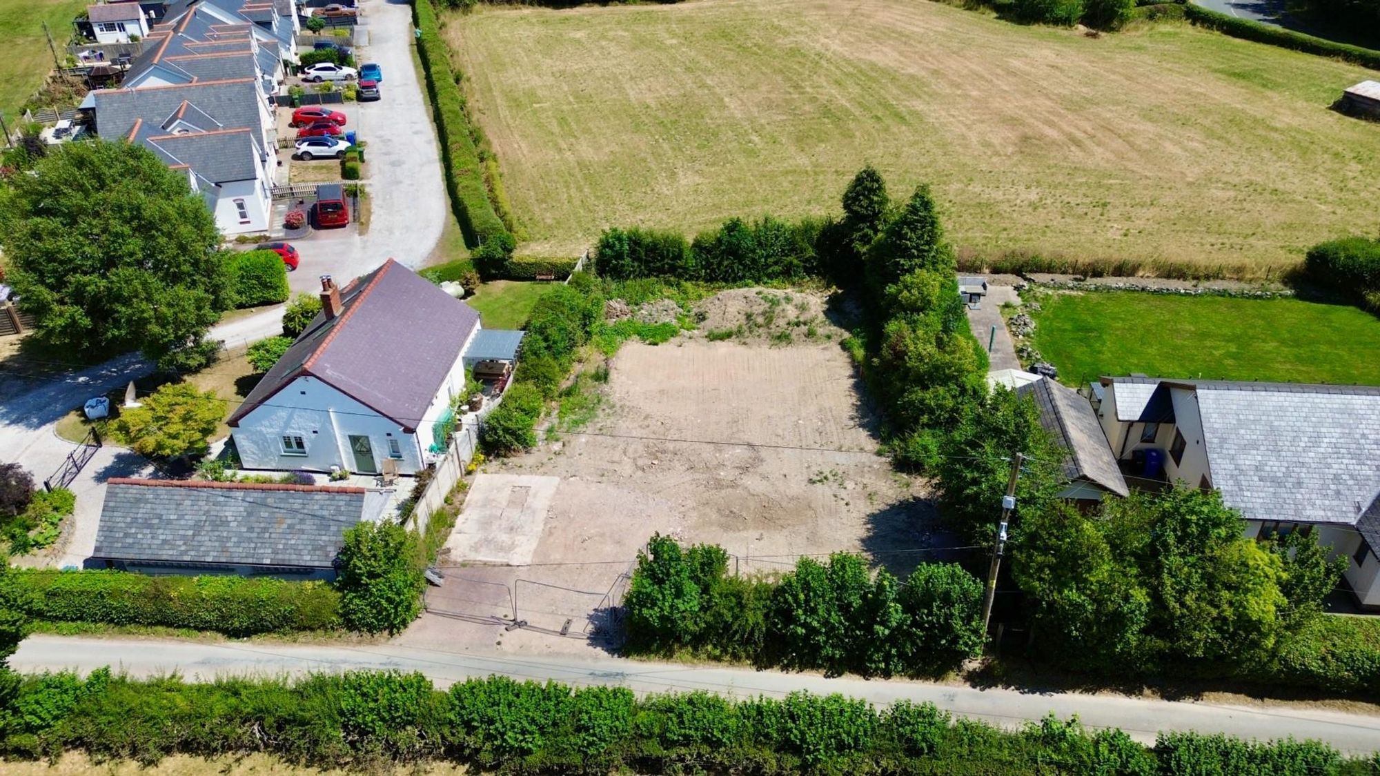 Tafarn-Y-Gelyn, Llanferres, CH7